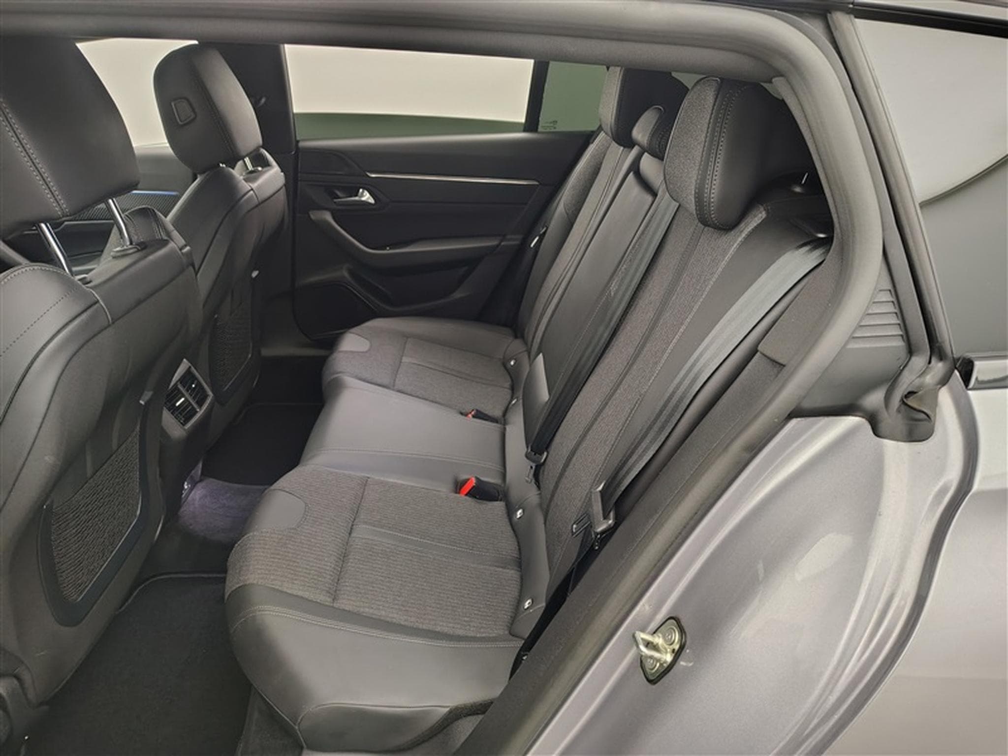 Peugeot 508 1.2 PureTech Allure S&S (2023) - Photo 13