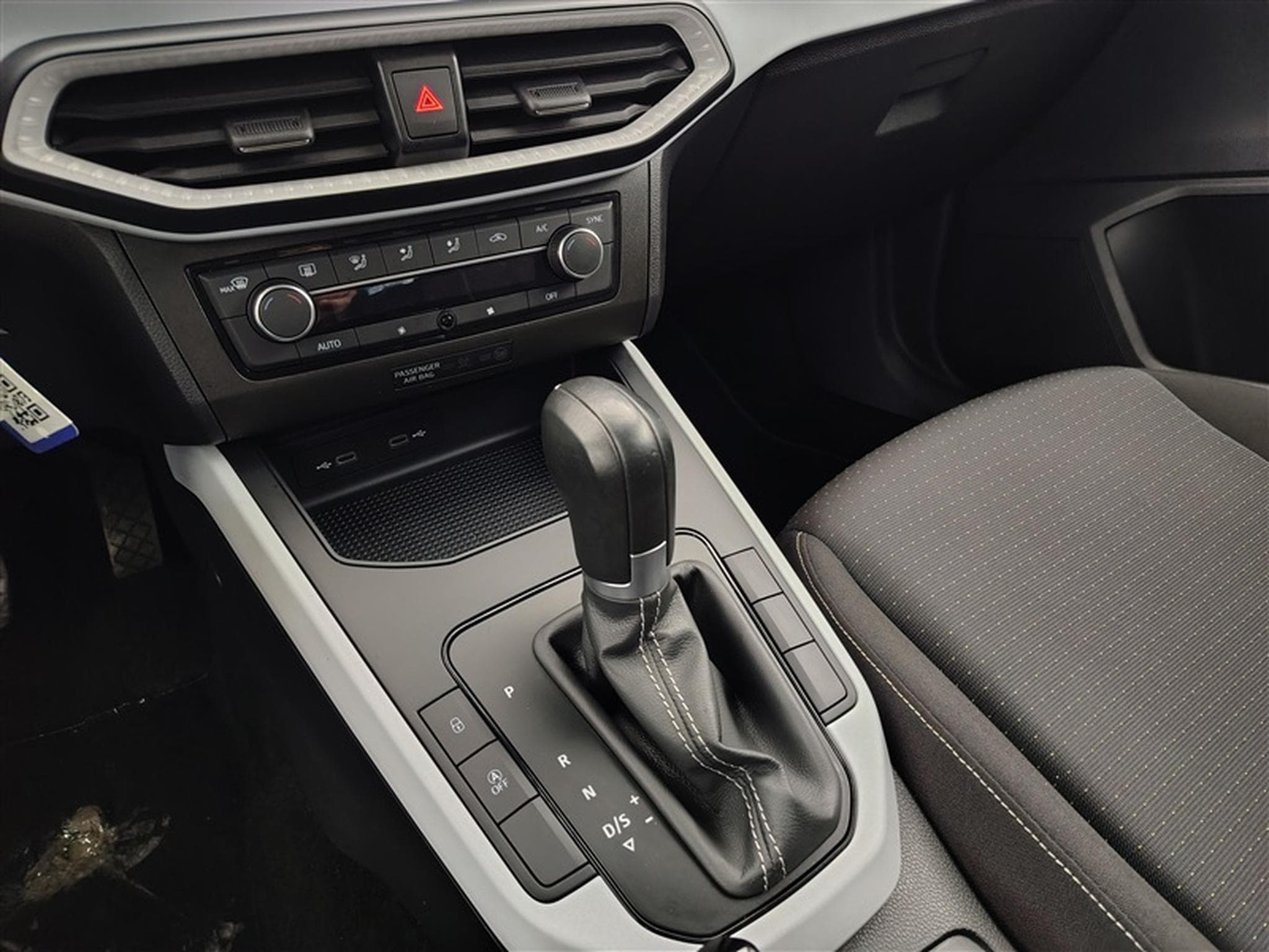 Seat Arona 1.0 TSI DSG Move! CARPLAY / ALU / PDC (2023) - Photo 12