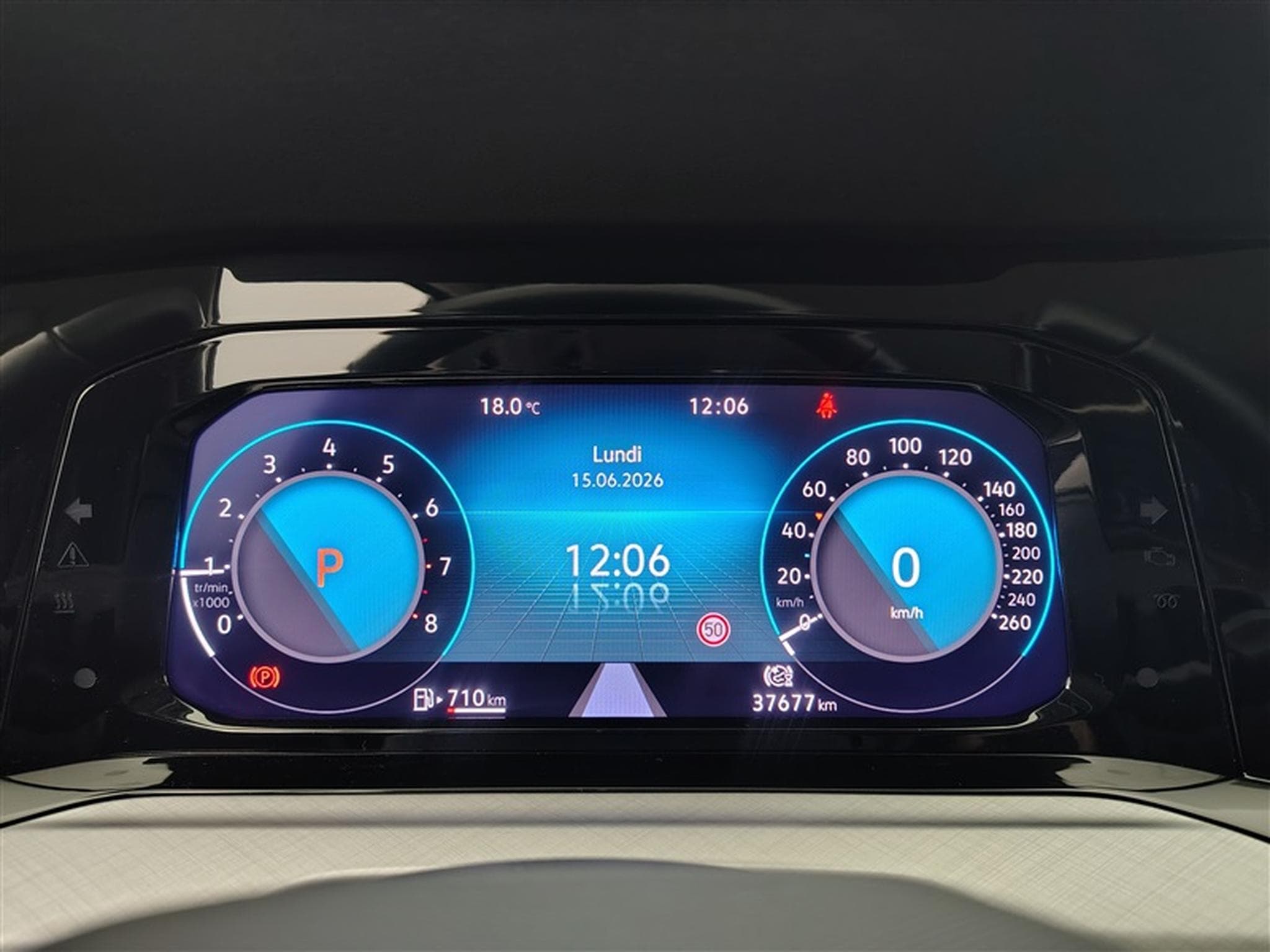 VW Golf 1.0 eTSI Life DSG NAVI / FULL LED / CARPLAY (2023) - Photo 10