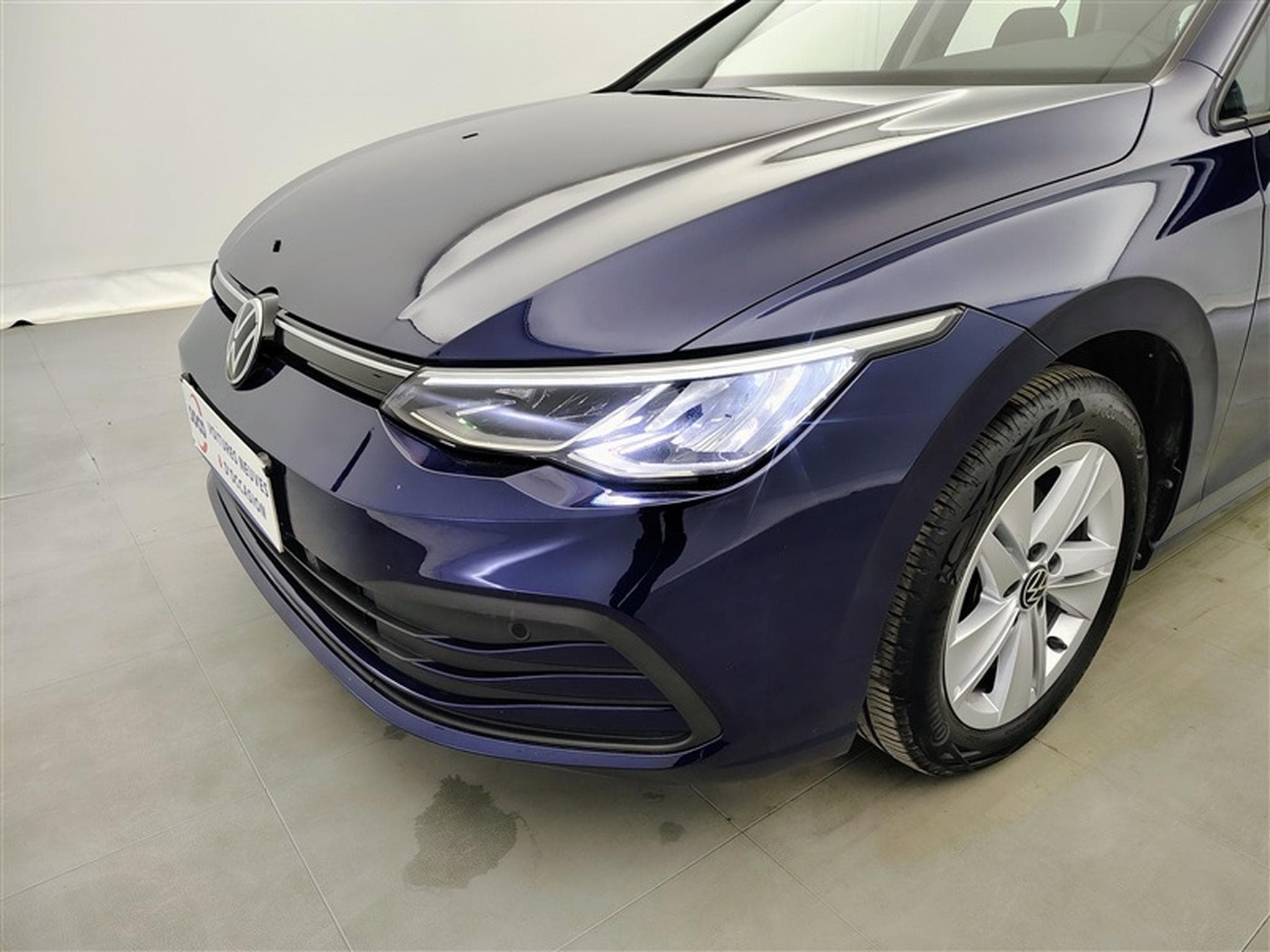 VW Golf 1.0 eTSI Life DSG NAVI / FULL LED / CARPLAY (2023) - Photo 15