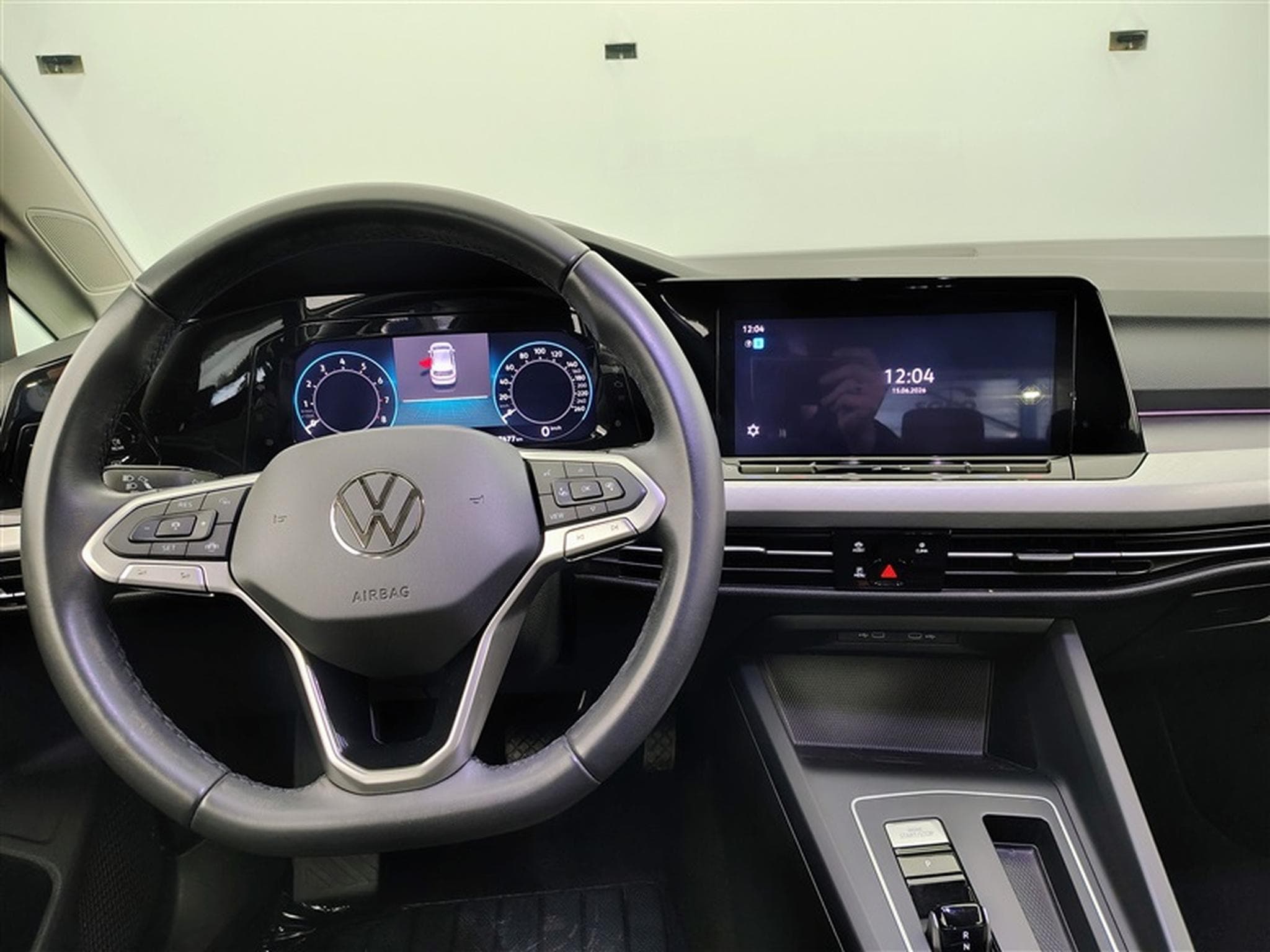 VW Golf 1.0 eTSI Life DSG NAVI / FULL LED / CARPLAY (2023) - Photo 9