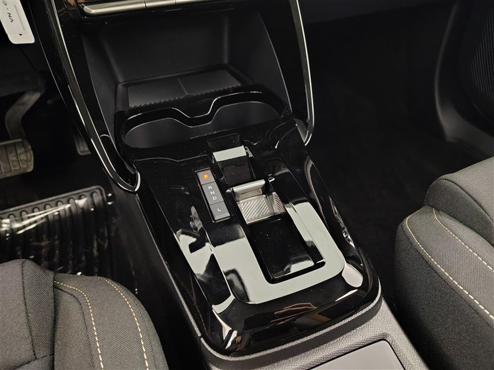 Citroen C3 Aircross 1.2 Hybrid 145cv e-DCS6 Plus CARPLAY / CAMERA / PDC AV+AR (2026) - Foto 12