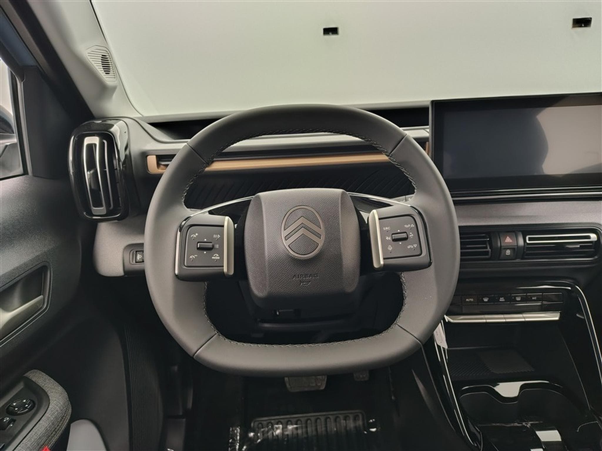 Citroen C3 Aircross 1.2 Hybrid 145cv e-DCS6 Plus CARPLAY / CAMERA / PDC AV+AR (2026) - Foto 9