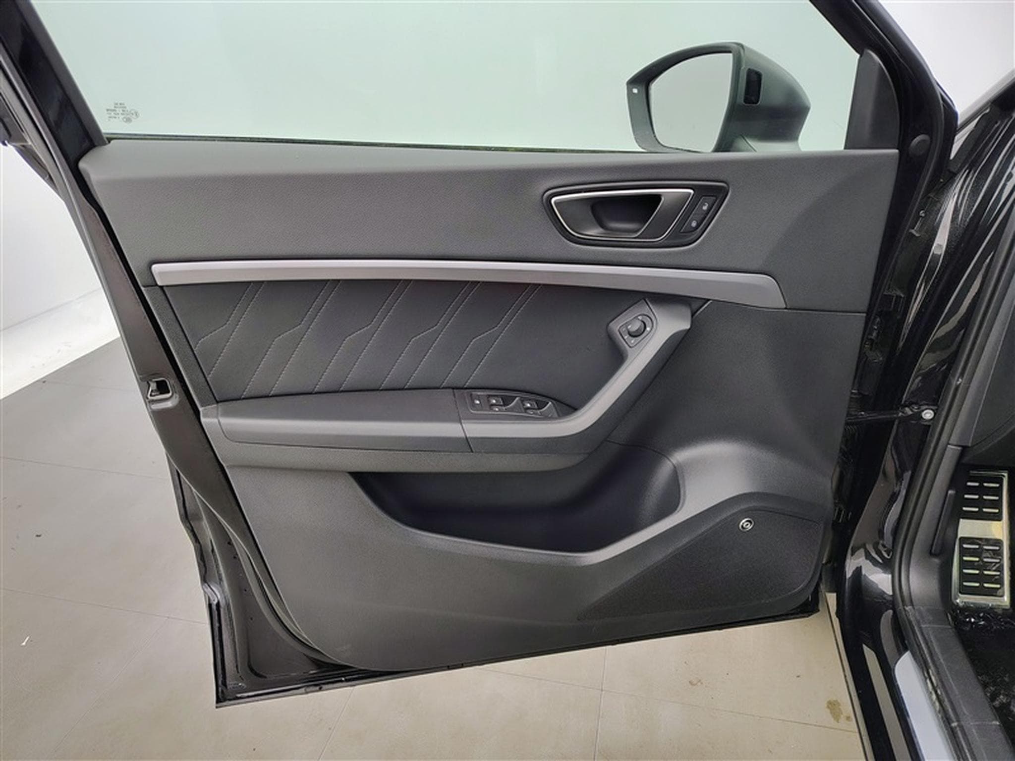 Seat Ateca 2.0 TDI 150cv "FR" NAVI / FULL LED / KEYLESS/ CAMERA / JA 19 (2023) - Foto 17