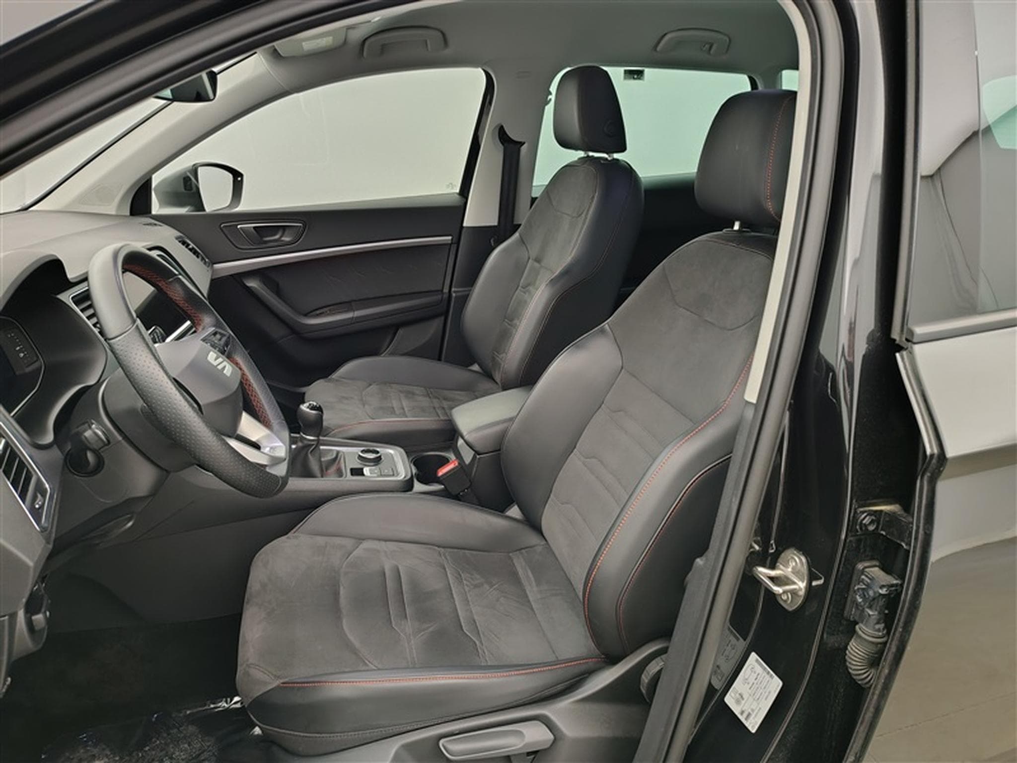 Seat Ateca 2.0 TDI 150cv "FR" NAVI / FULL LED / KEYLESS/ CAMERA / JA 19 (2023) - Foto 7