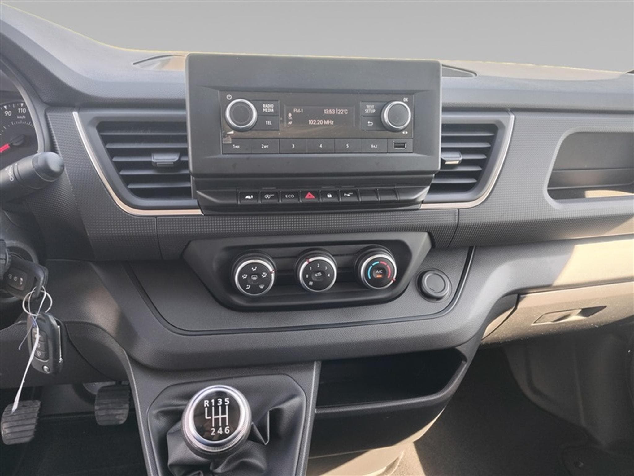 Nissan Primastar 2.0 dCi 30 L2H1 FULL LED / CLIM (2024) - Foto 11