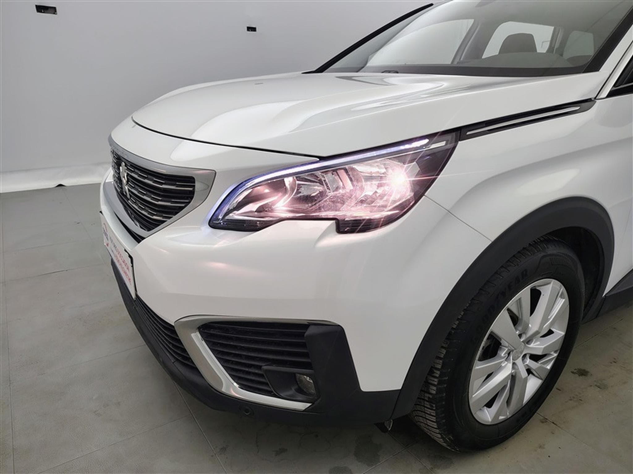 Peugeot 5008 1.2 PureTech 130cv Active 7pl. NAVI / PDC AV+AR / JA 17" (2019) - Foto 15