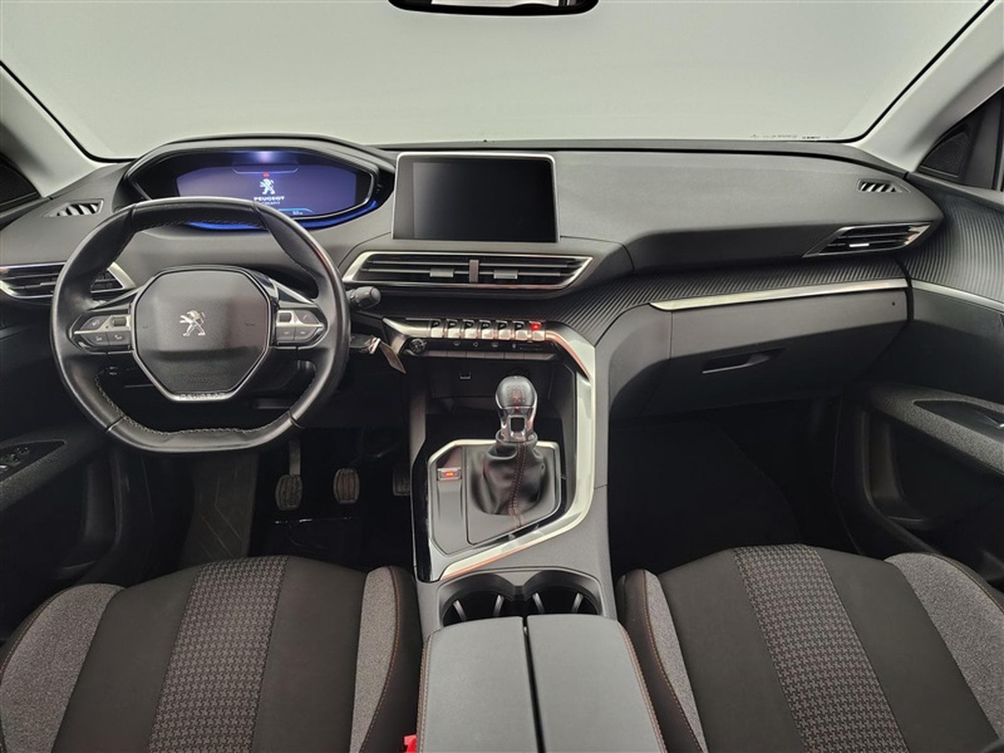 Peugeot 5008 1.2 PureTech 130cv Active 7pl. NAVI / PDC AV+AR / JA 17" (2019) - Foto 8