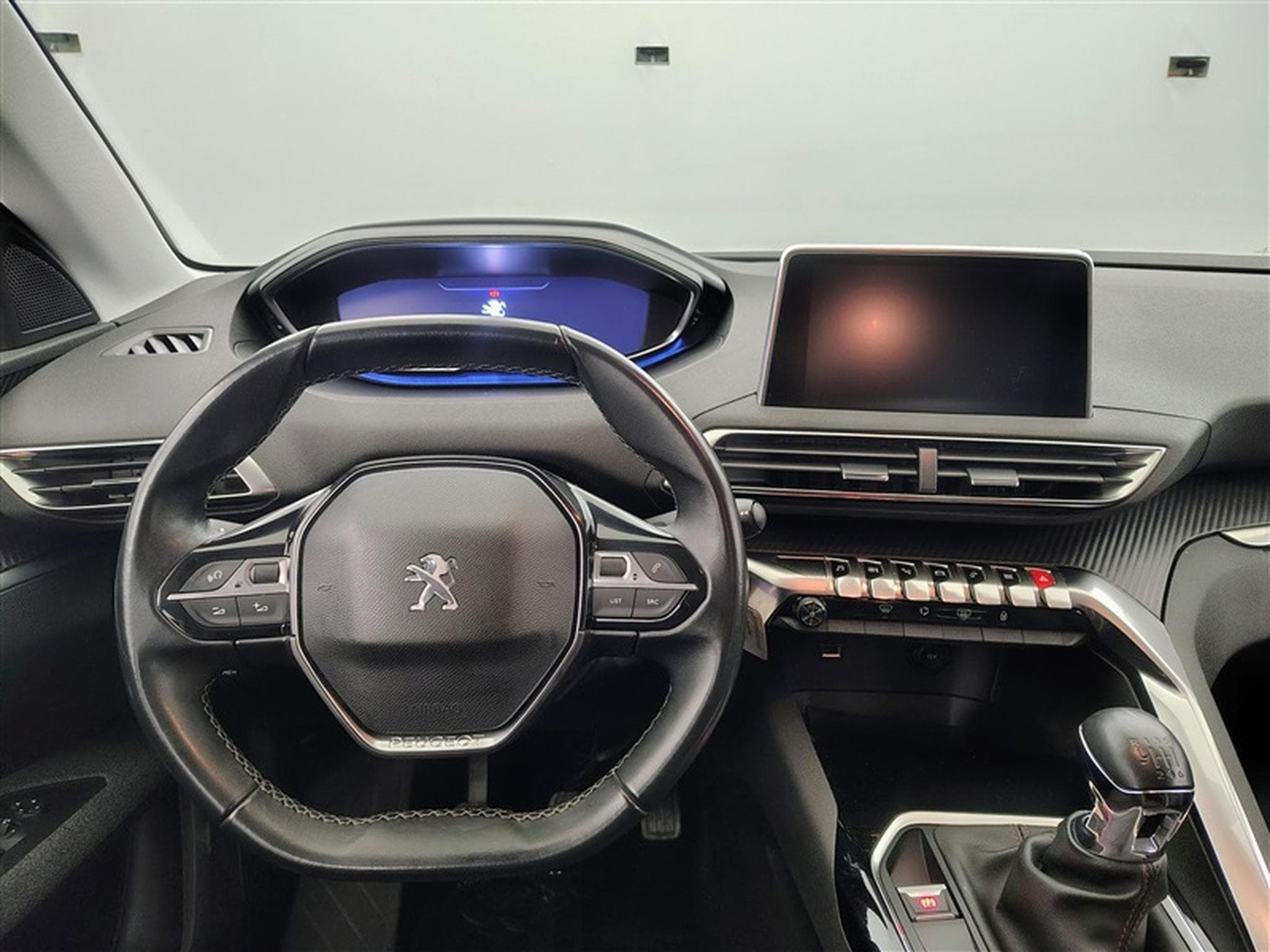 Peugeot 5008 1.2 PureTech 130cv Active 7pl. NAVI / PDC AV+AR / JA 17" (2019) - Foto 9