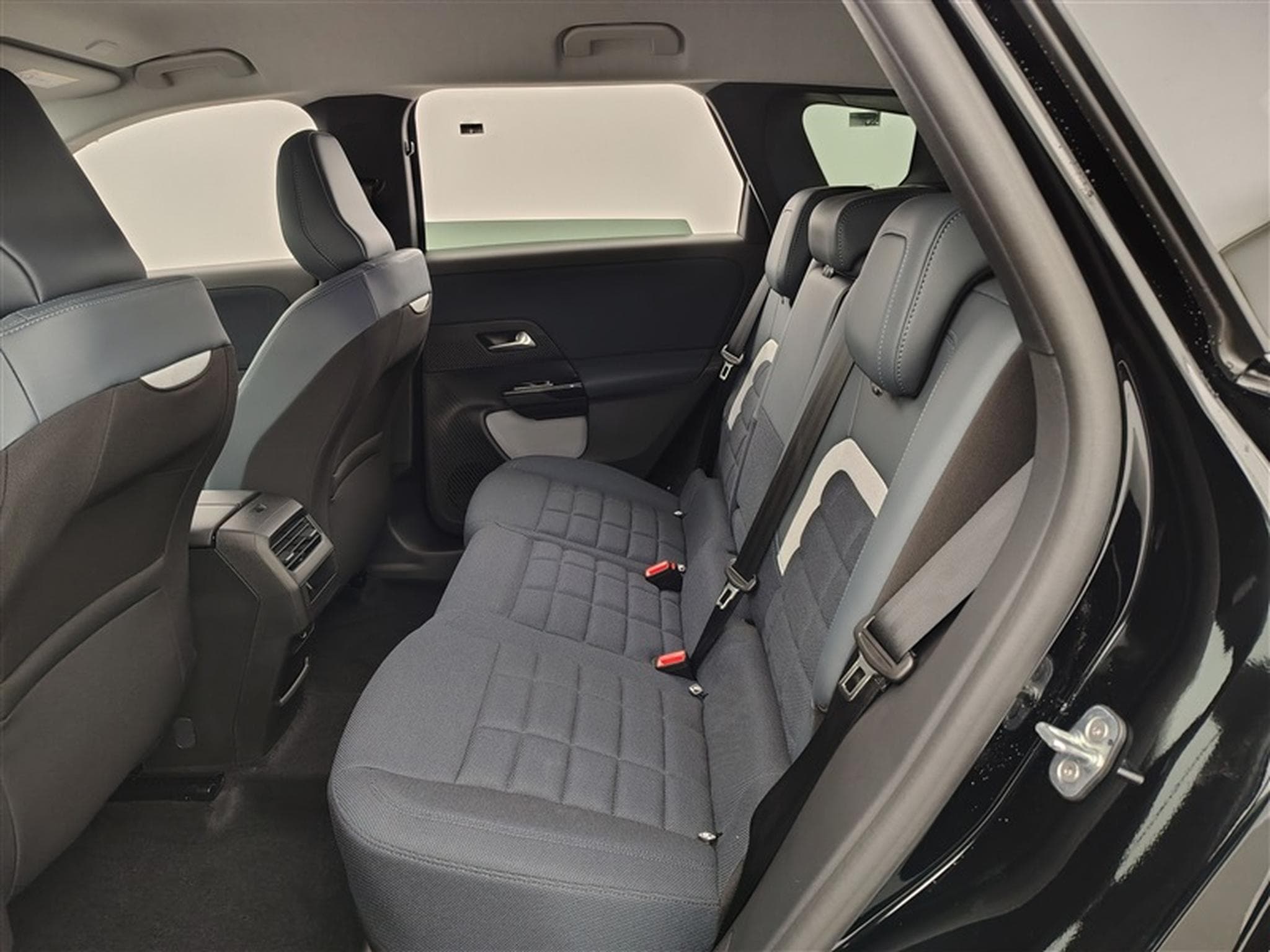 Citroen C5 Aircross 1.2 Hybrid 145cv E-DCS6 Plus NAVI / FULL LED / CAMERA / JA19 (2026) - Foto 13