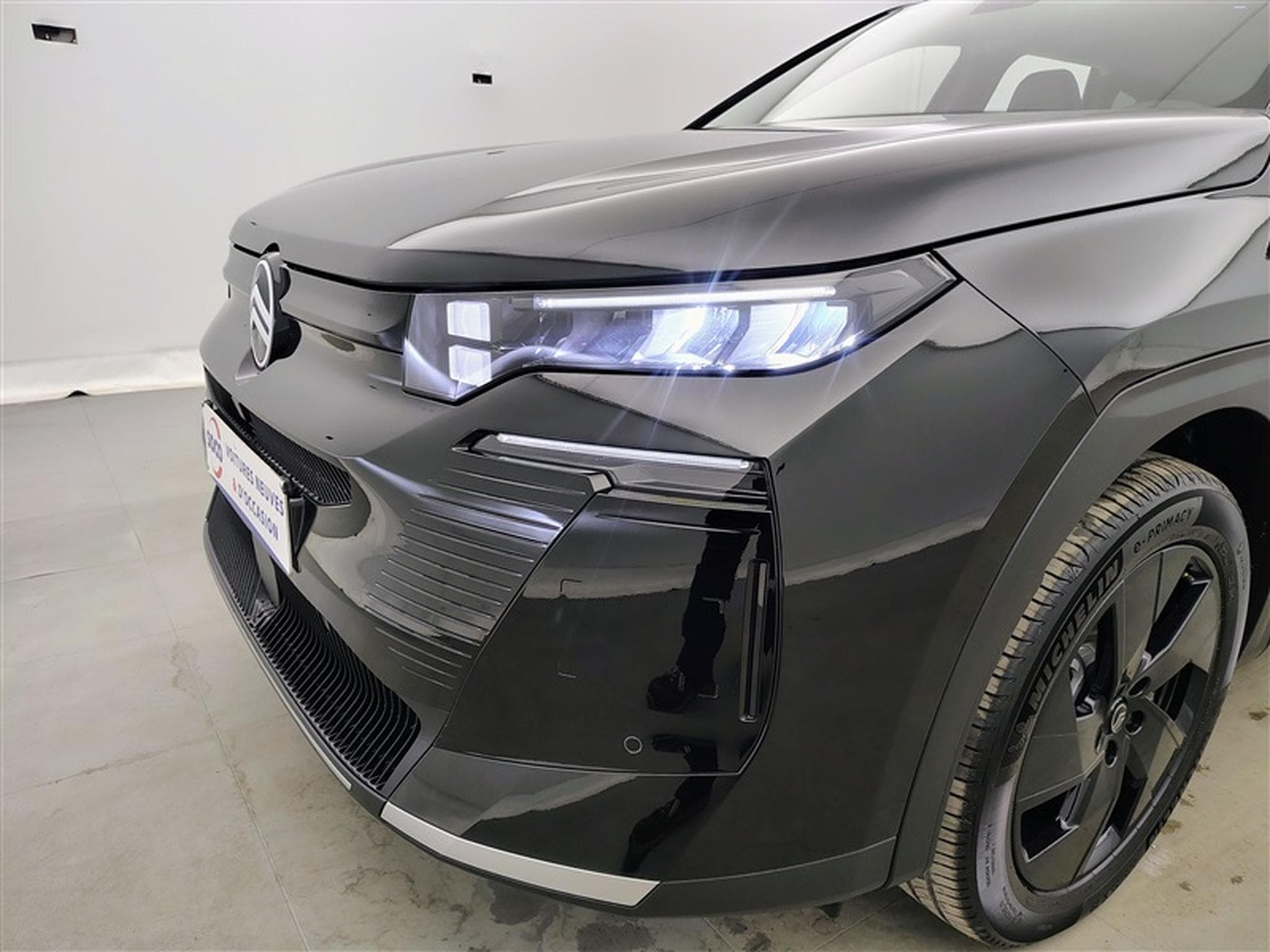 Citroen C5 Aircross 1.2 Hybrid 145cv E-DCS6 Plus NAVI / FULL LED / CAMERA / JA19 (2026) - Foto 15
