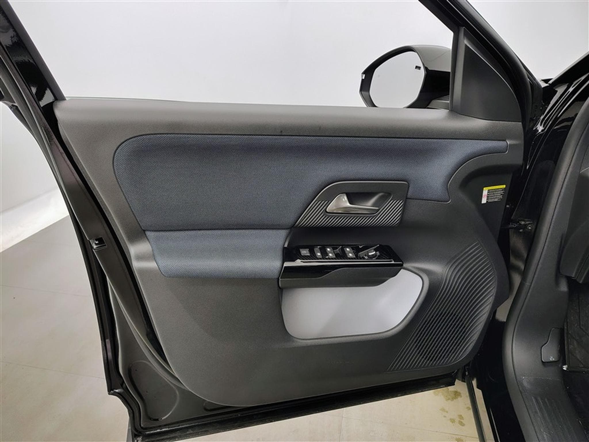 Citroen C5 Aircross 1.2 Hybrid 145cv E-DCS6 Plus NAVI / FULL LED / CAMERA / JA19 (2026) - Foto 16