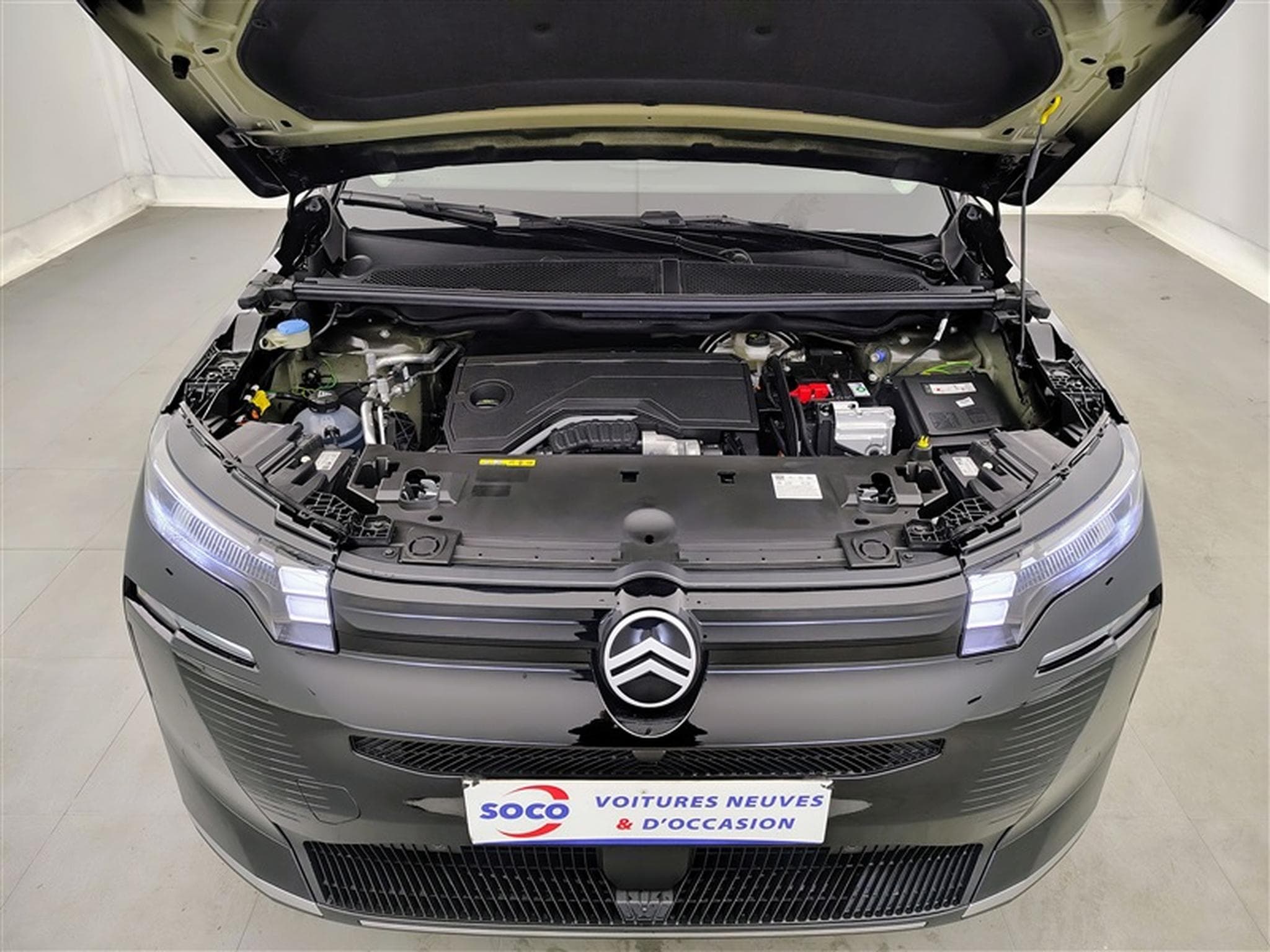 Citroen C5 Aircross 1.2 Hybrid 145cv E-DCS6 Plus NAVI / FULL LED / CAMERA / JA19 (2026) - Foto 20