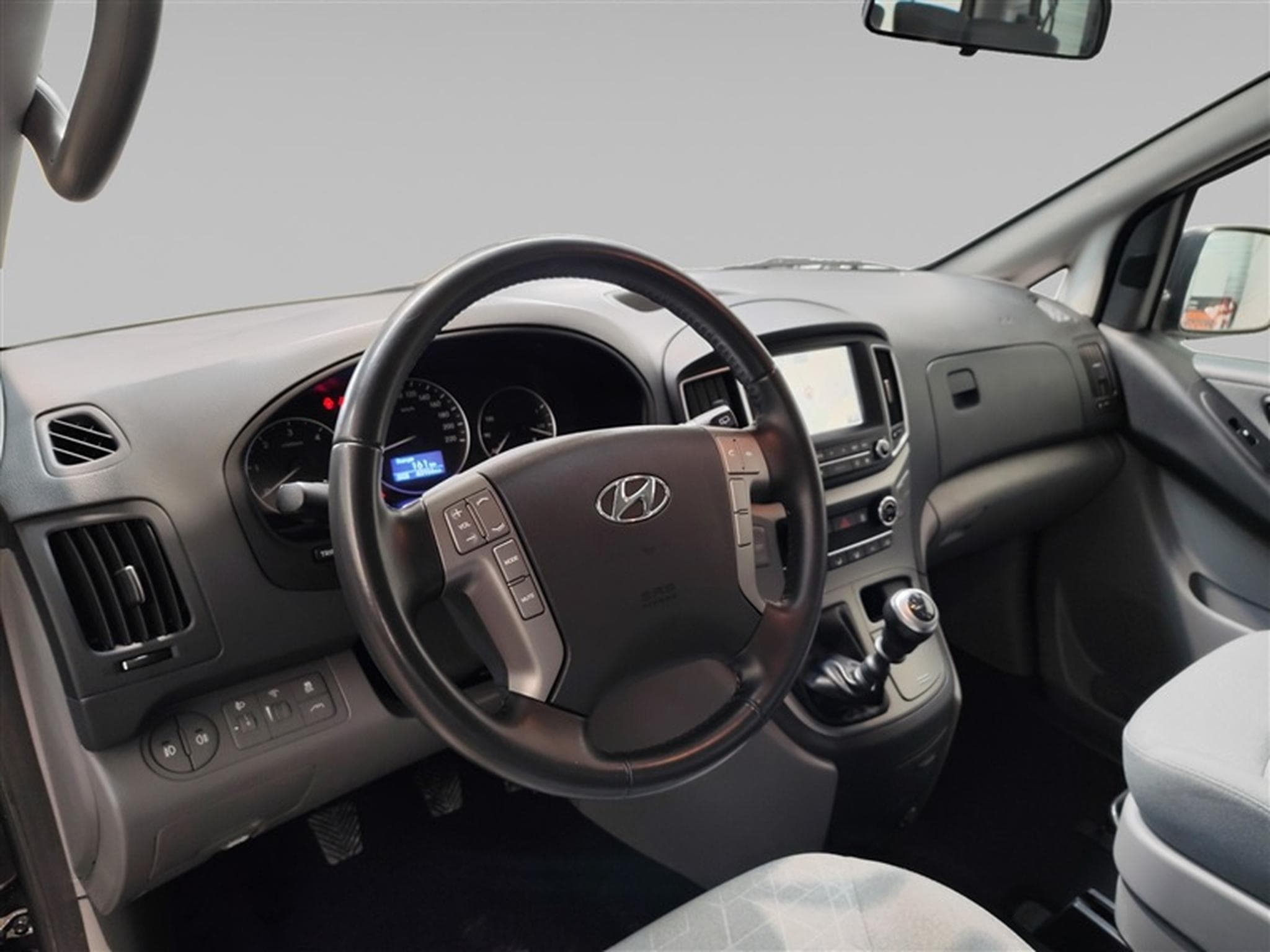Hyundai H1 2.5 CRDi Executive 8PL (2020) - Foto 8