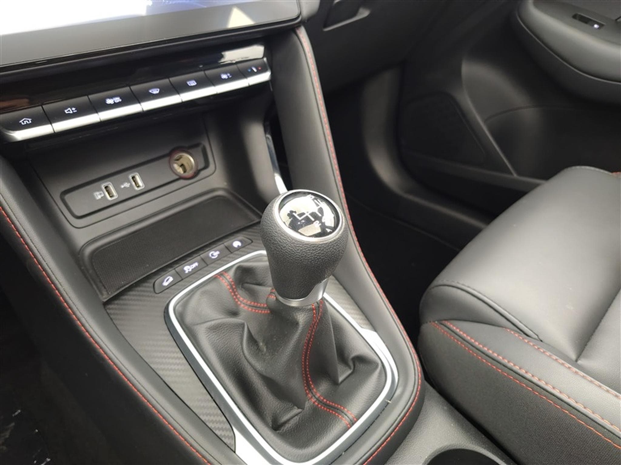 MG ZS 1.0 T-GDi Luxury (2022) - Foto 12