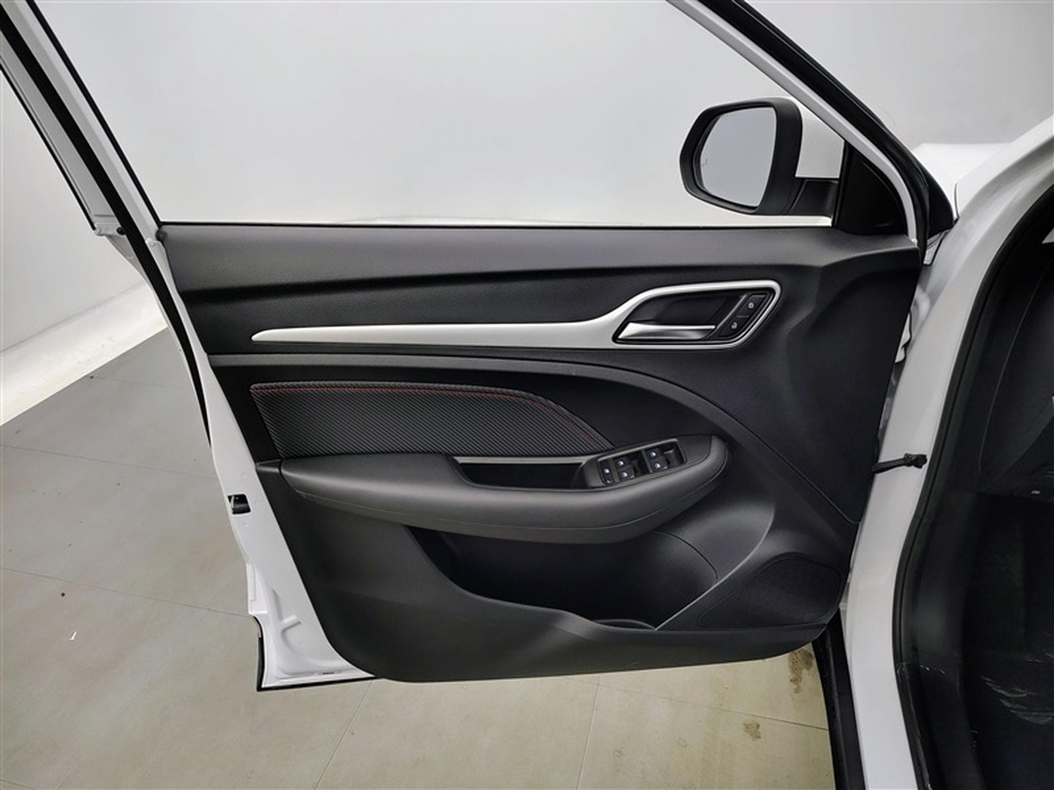 MG ZS 1.0 T-GDi Luxury (2022) - Foto 17