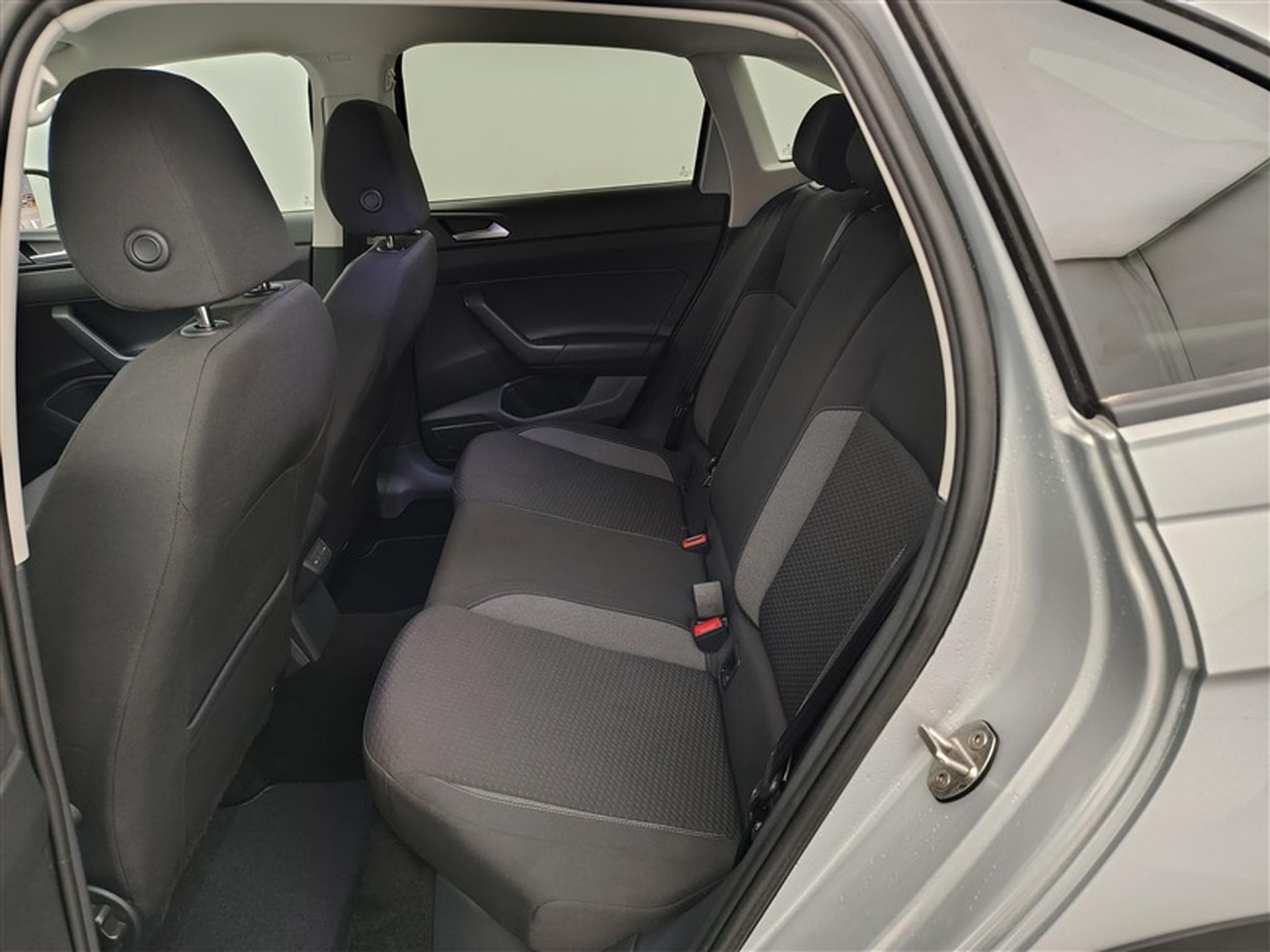 VW Taigo 1.0 TSI 115cv DSG Life CARPLAY / CAMERA / FULL LED (2025) - Foto 12