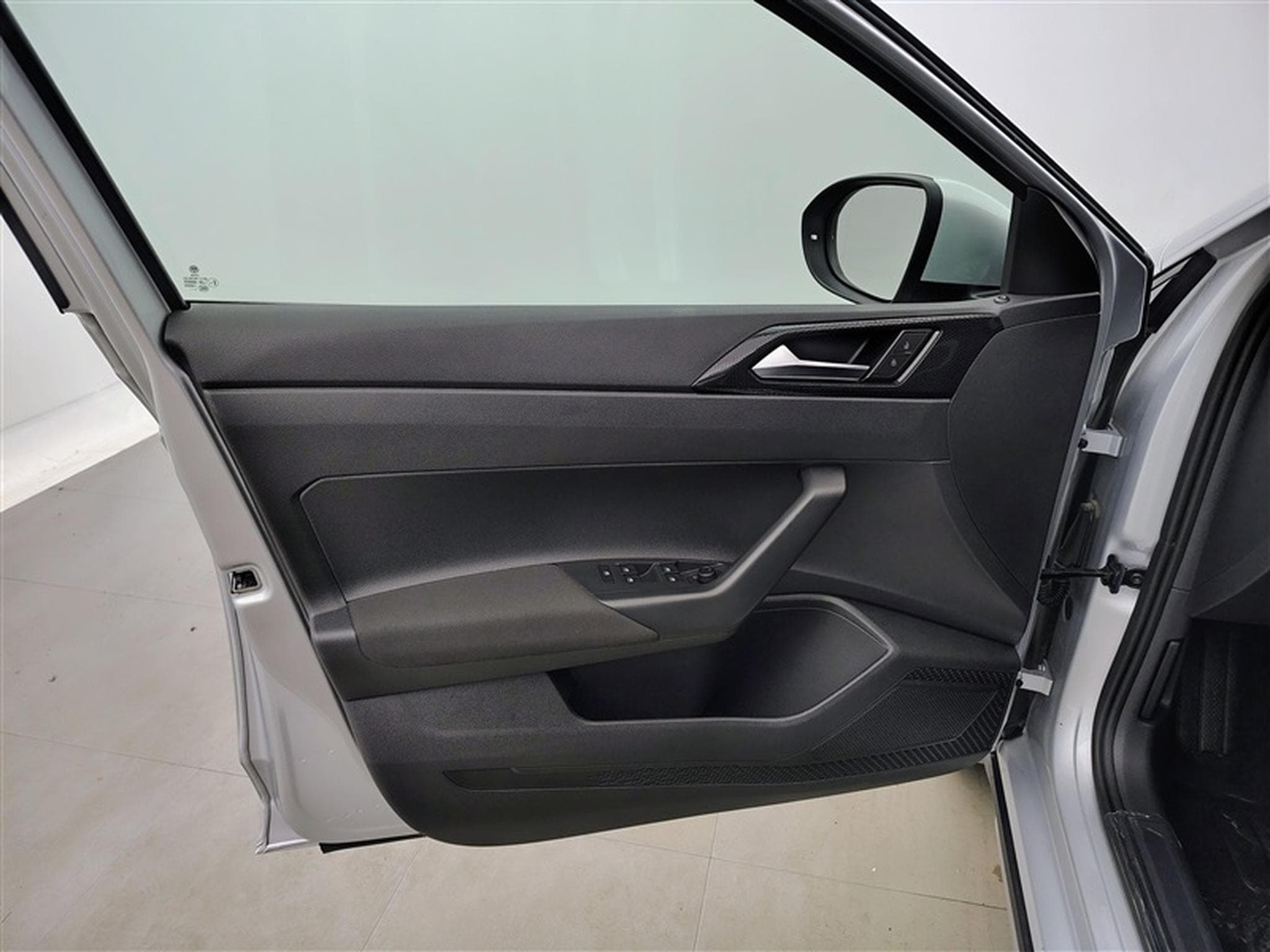 VW Taigo 1.0 TSI 115cv DSG Life CARPLAY / CAMERA / FULL LED (2025) - Foto 15