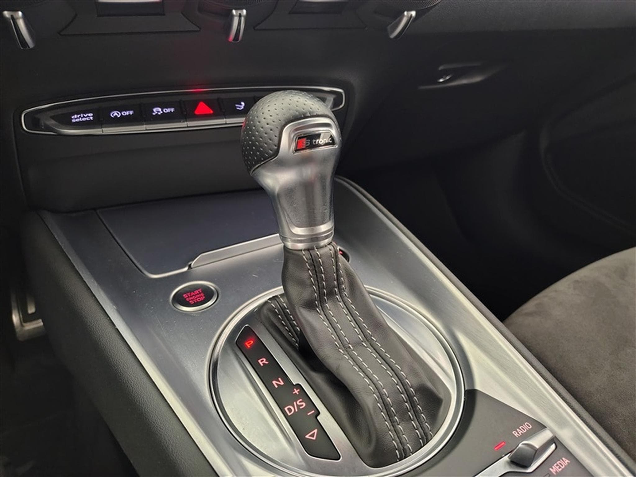Audi TT Coupé 40 TFSI S-Line NAVI / CAMERA (2019) - Foto 12