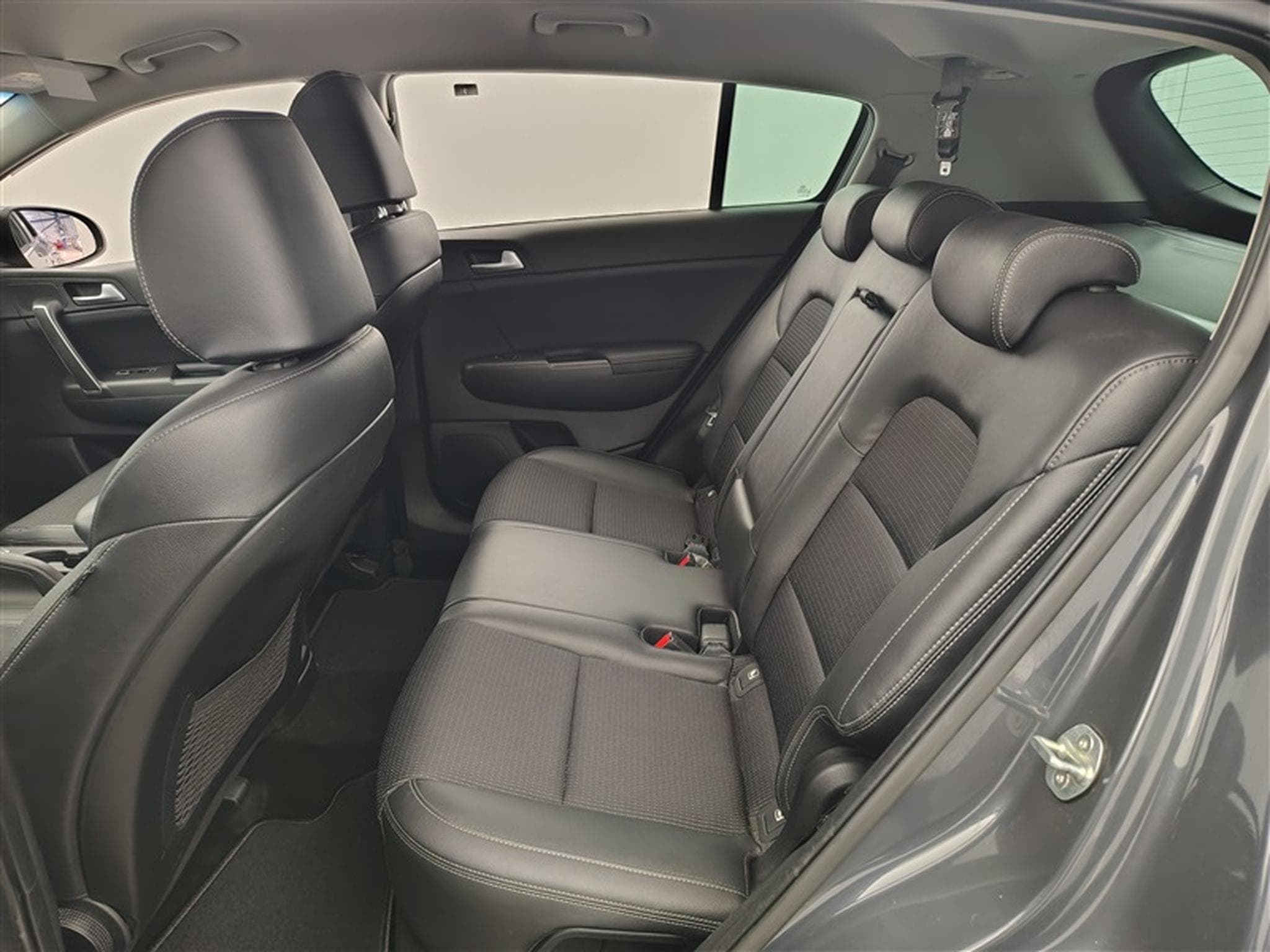 Kia Sportage 1.6i More *NAVI/CAMERA/CUIR PARTIEL/PDC AV ARR/JA17 (2021) - Photo 13