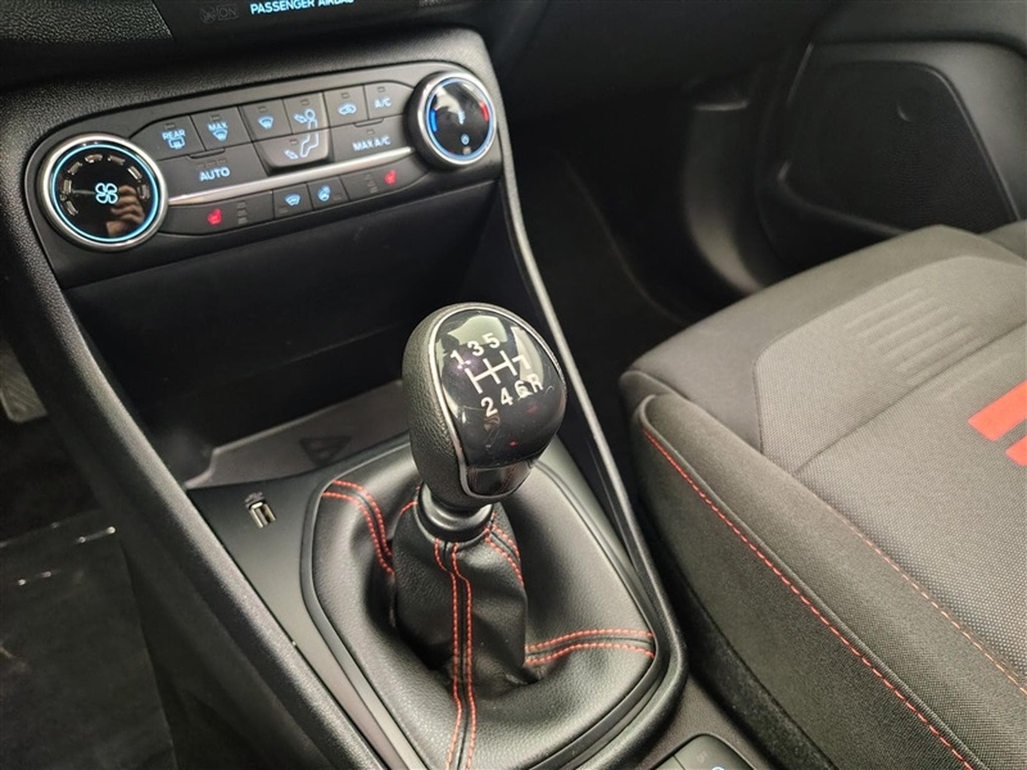 Ford Fiesta 1.0 EcoBoost 100Cv ST-Line CARPLAY / FULL LED (2023) - Photo 12