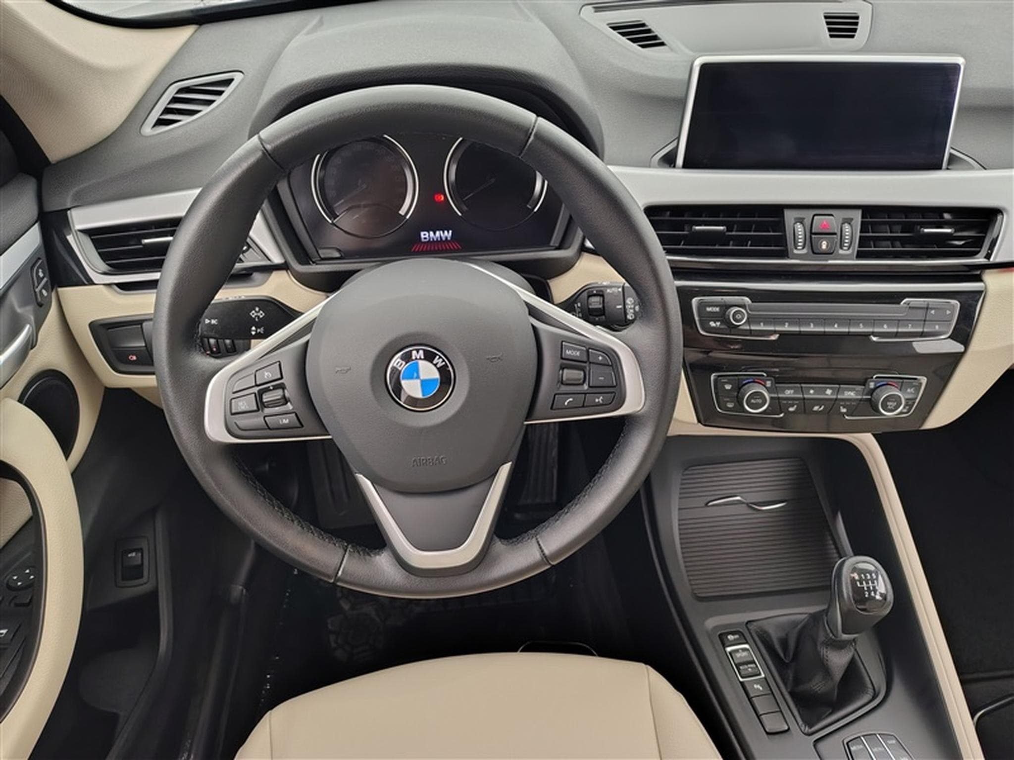BMW X1 1.5 d sDrive16 Cuir / Navi / Led / PDC av+ar (2021) - Foto 9