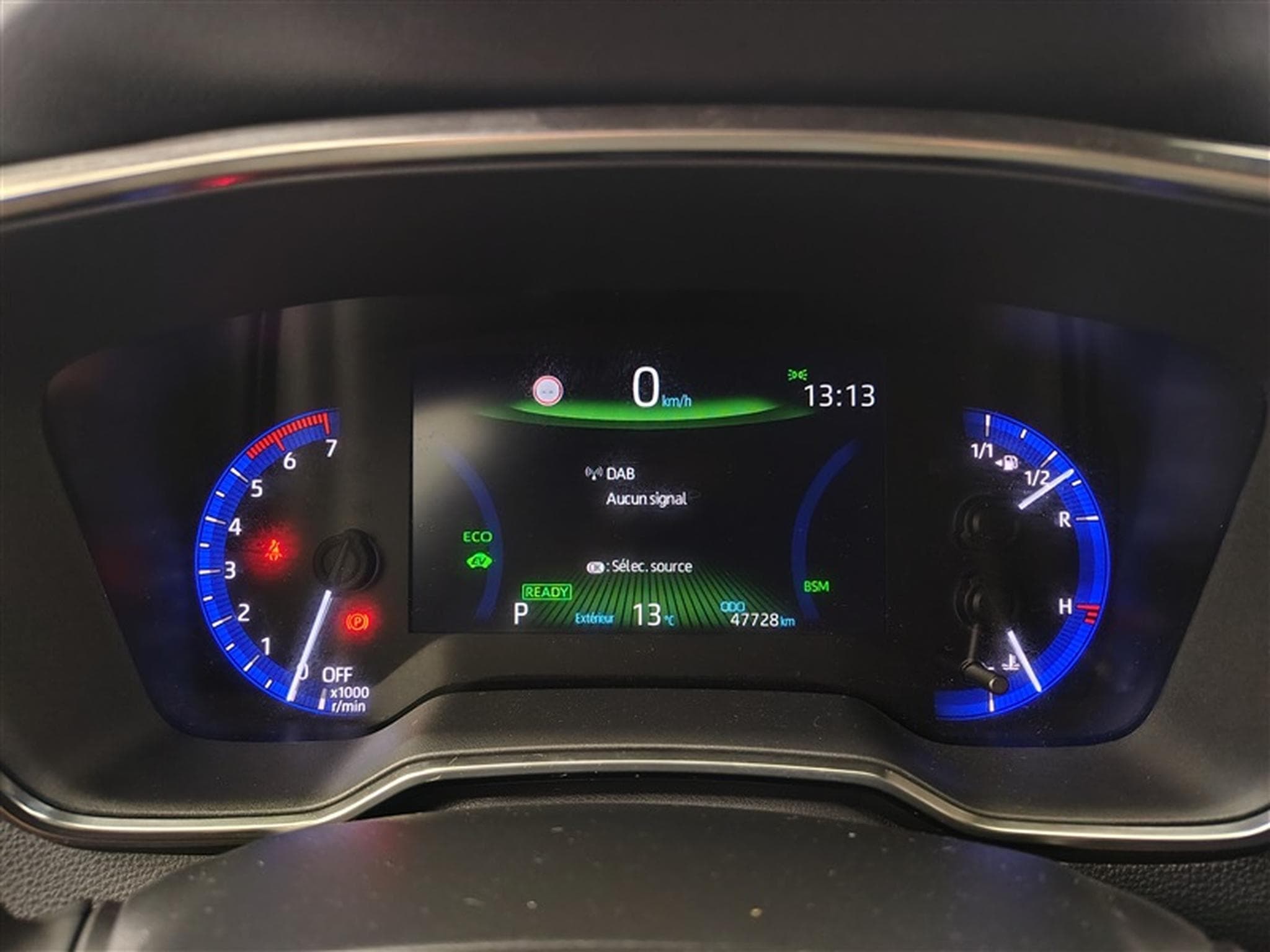 Toyota Corolla TS Hybrid 1.8 Style e-CVT *NAVI/FULL LED/CARPLAY/CAM/JA17* (2023) - Foto 10