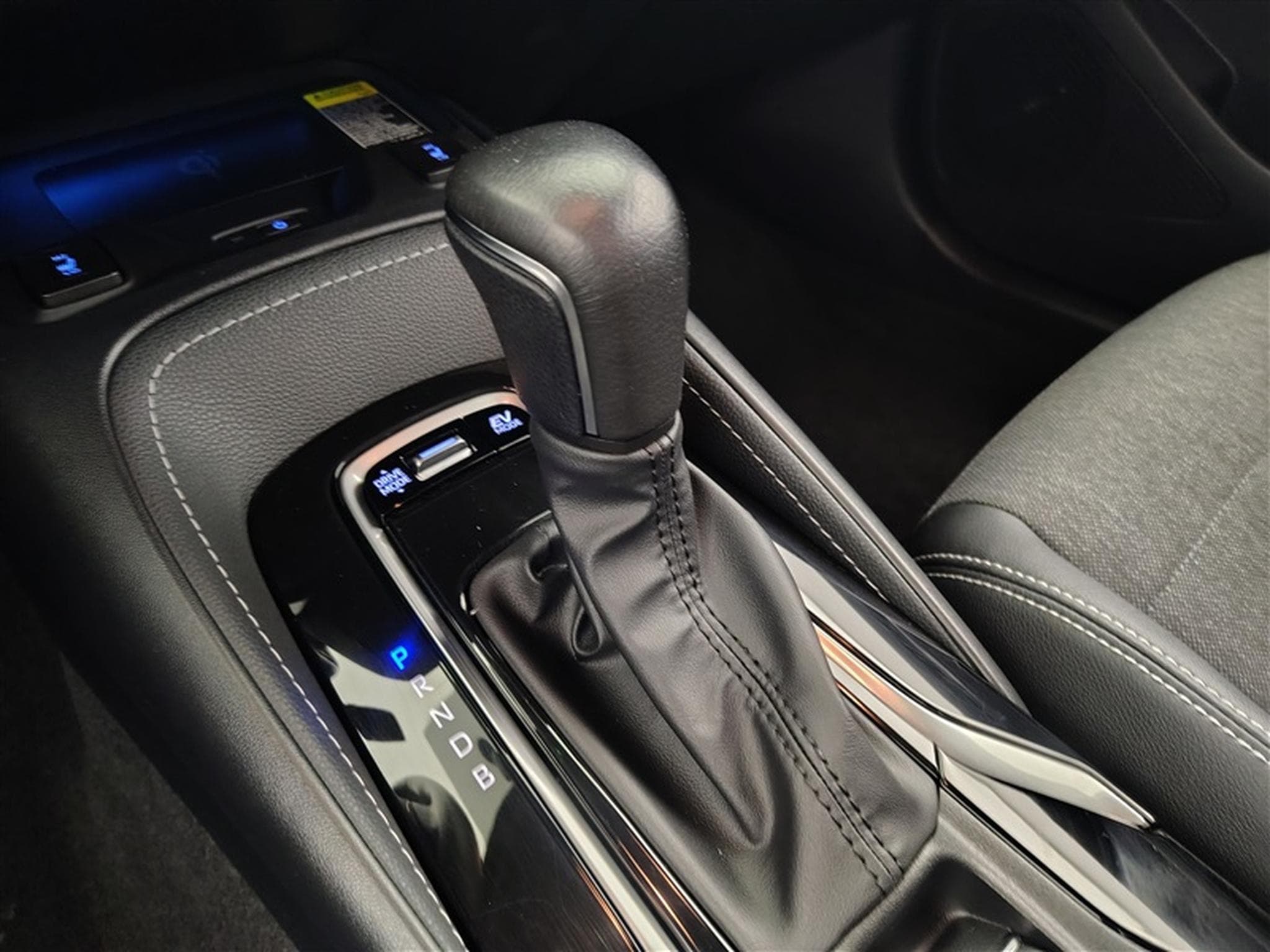 Toyota Corolla TS Hybrid 1.8 Style e-CVT *NAVI/FULL LED/CARPLAY/CAM/JA17* (2023) - Foto 12