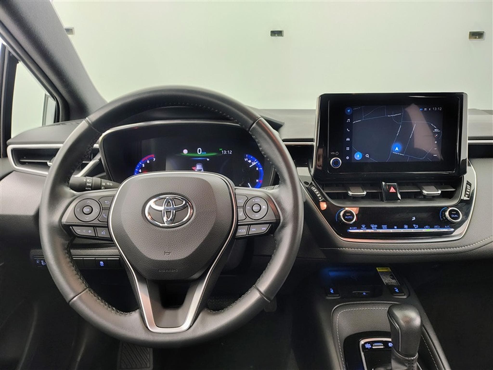 Toyota Corolla TS Hybrid 1.8 Style e-CVT *NAVI/FULL LED/CARPLAY/CAM/JA17* (2023) - Foto 9