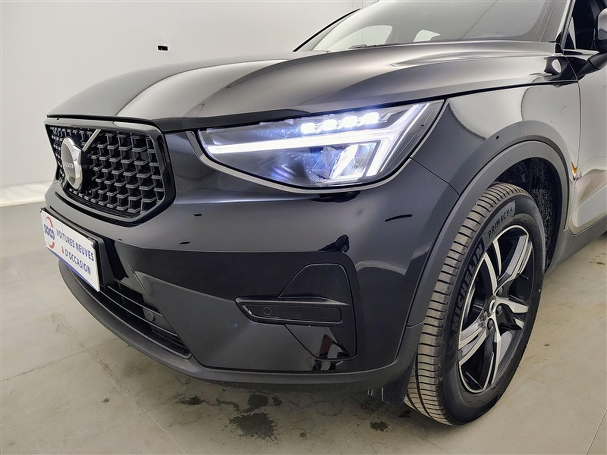 Volvo XC40 2.0 B3 Geartronic NAVI / FULL LED / HARMANN KARDON / CAMERA (2026) - Foto 15