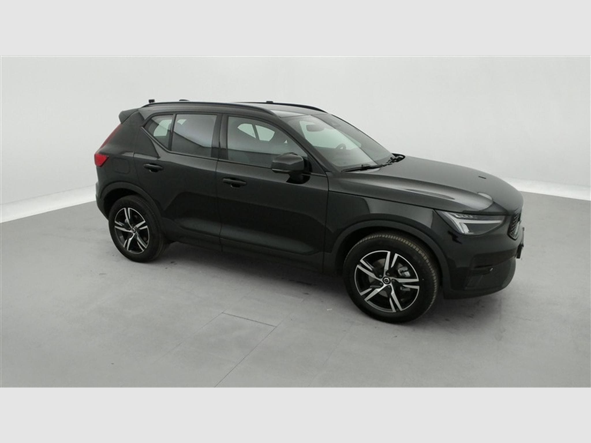 Volvo XC40 2.0 B3 Geartronic NAVI / FULL LED / HARMANN KARDON / CAMERA (2026) - Foto 24