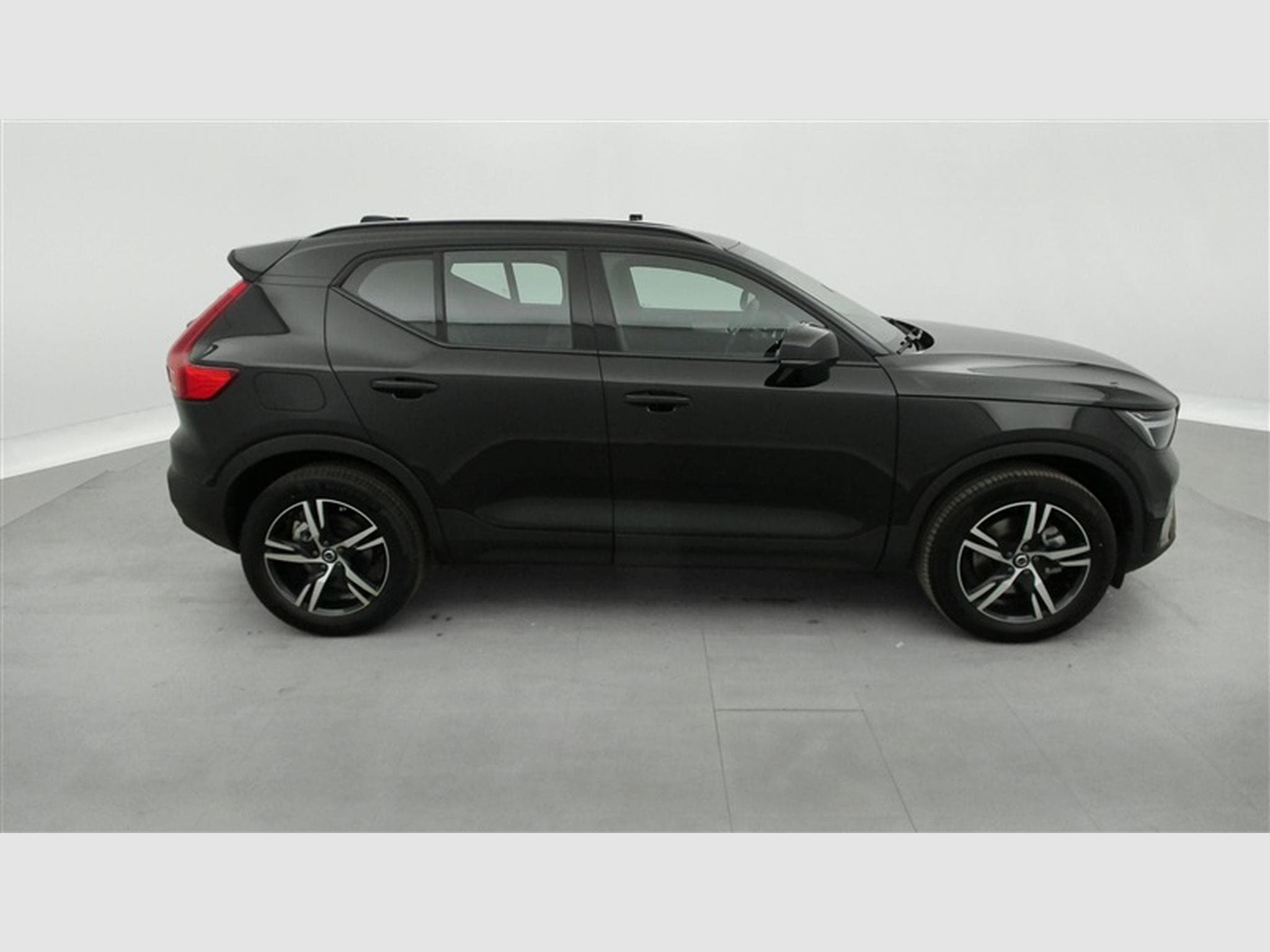 Volvo XC40 2.0 B3 Geartronic NAVI / FULL LED / HARMANN KARDON / CAMERA (2026) - Foto 25