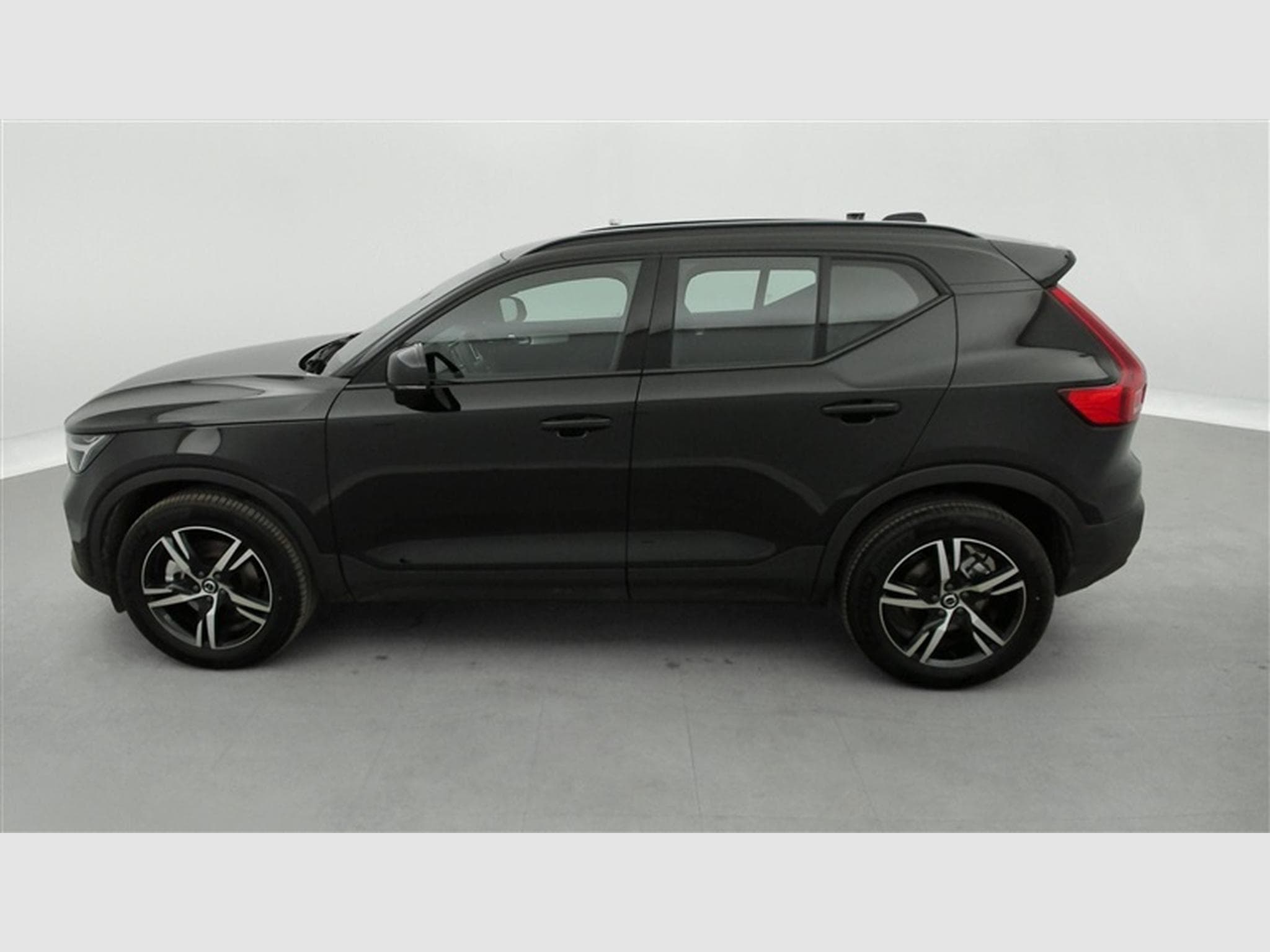 Volvo XC40 2.0 B3 Geartronic NAVI / FULL LED / HARMANN KARDON / CAMERA (2026) - Foto 3