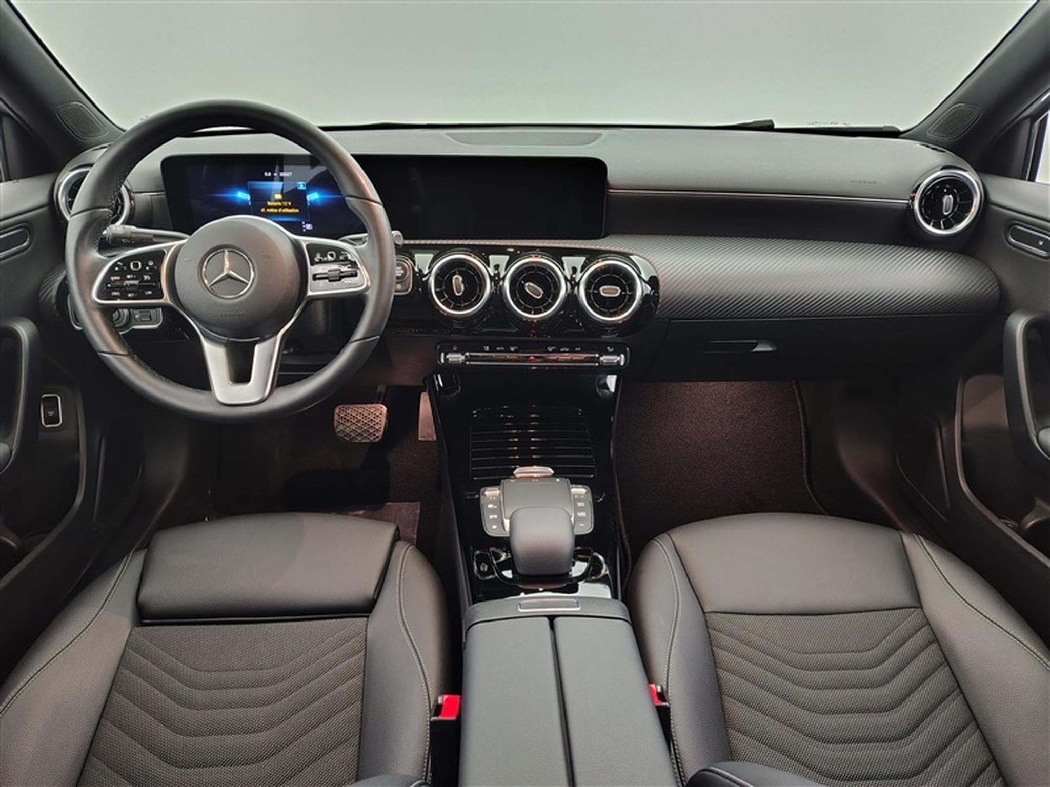 Mercedes A 180 A 180 d Business Solution S-CUIR/NAVI/FULL LED (2022) - Photo 8