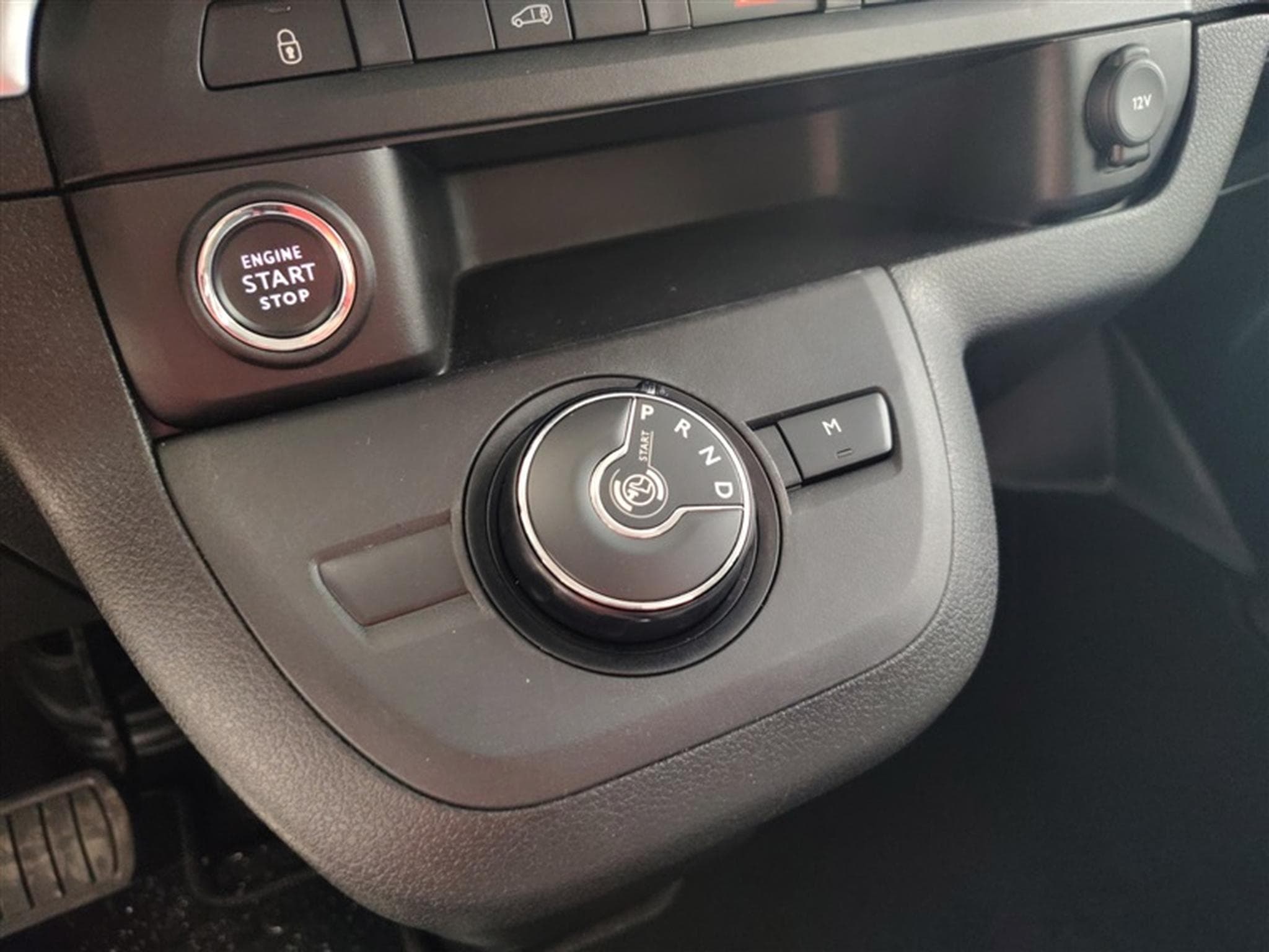 Peugeot Expert 2.0 BlueHDi L3 AUTO/3PL/NAVI/PDC (2024) - Photo 13