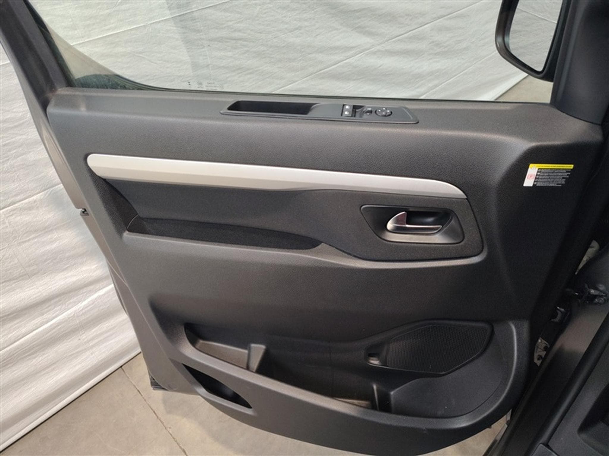 Peugeot Expert 2.0 BlueHDi L3 AUTO/3PL/NAVI/PDC (2024) - Photo 17