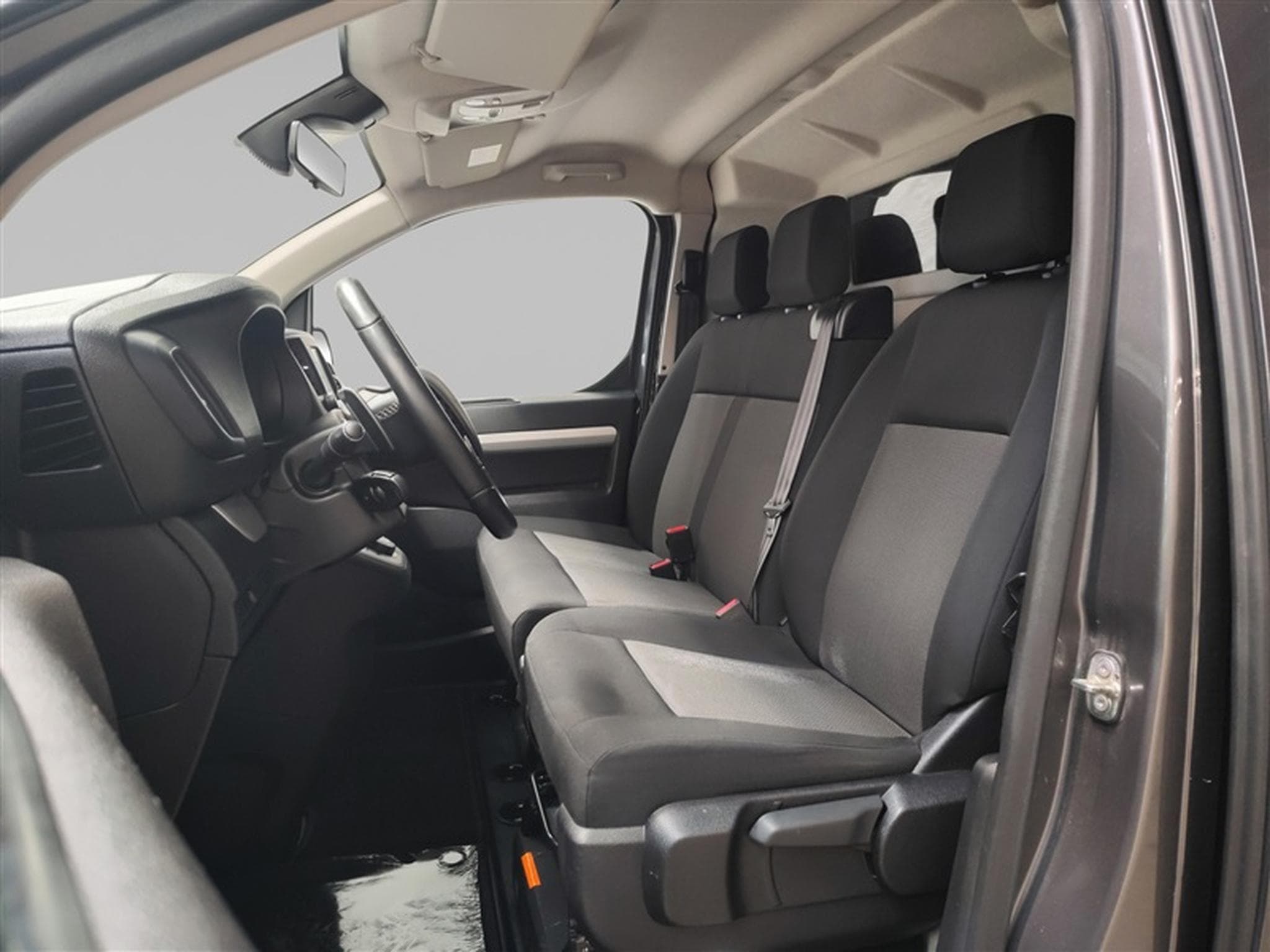 Peugeot Expert 2.0 BlueHDi L3 AUTO/3PL/NAVI/PDC (2024) - Photo 7