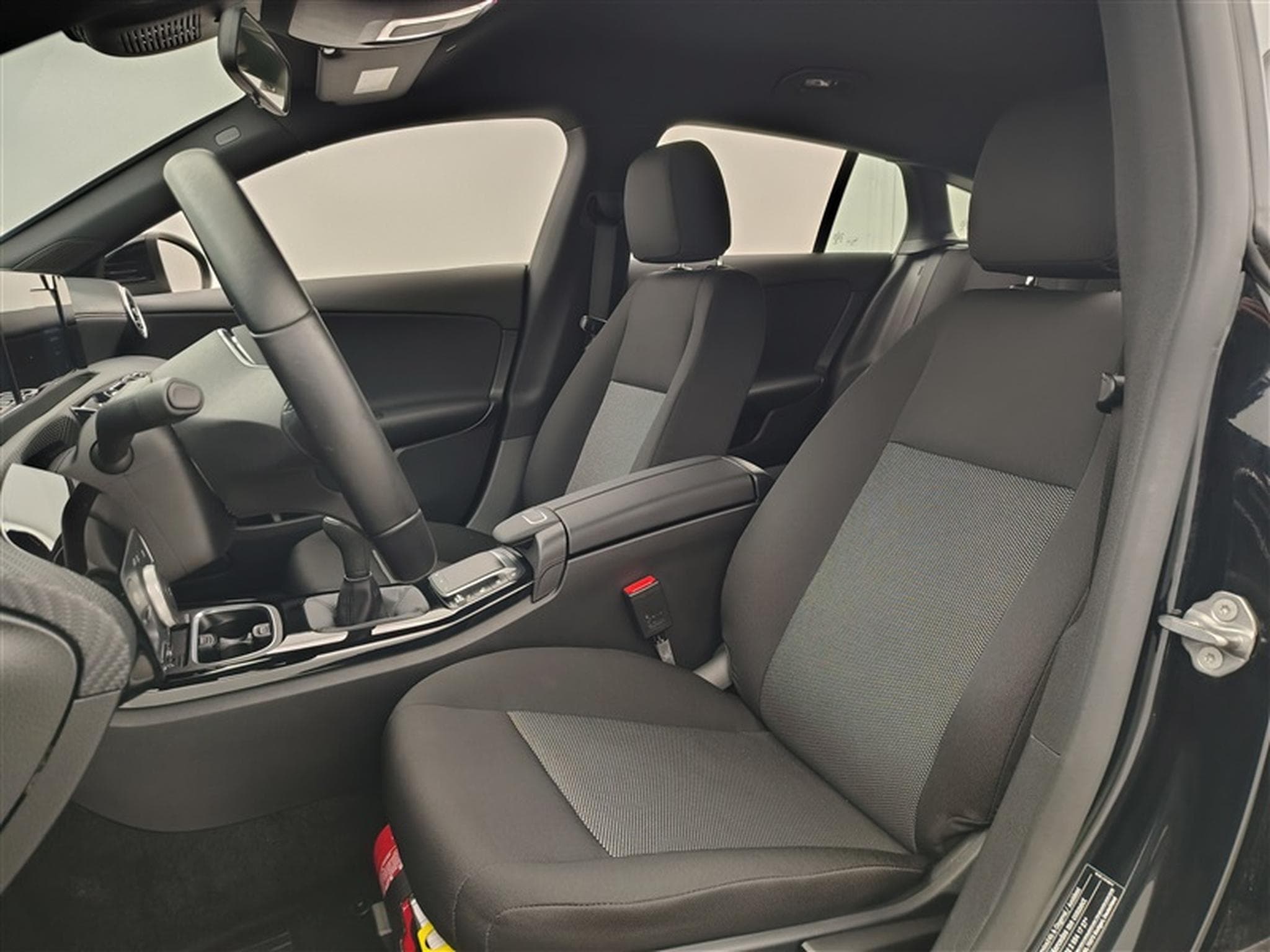 Mercedes CLA 180 CLA 180 Business Solution NAVI/JA/PDC AV AR (2022) - Photo 7