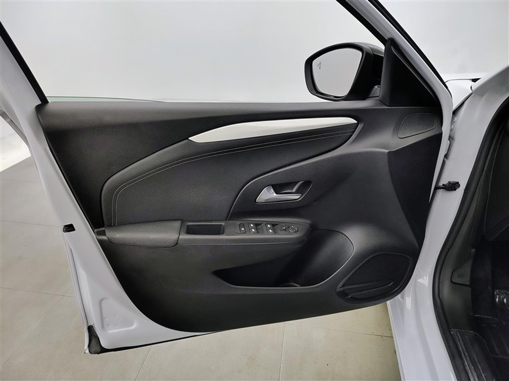 Opel Corsa 1.2 Turbo 100Cv GS S-CUIR / CARPLAY / CAMERA / FULL LED (2025) - Photo 17