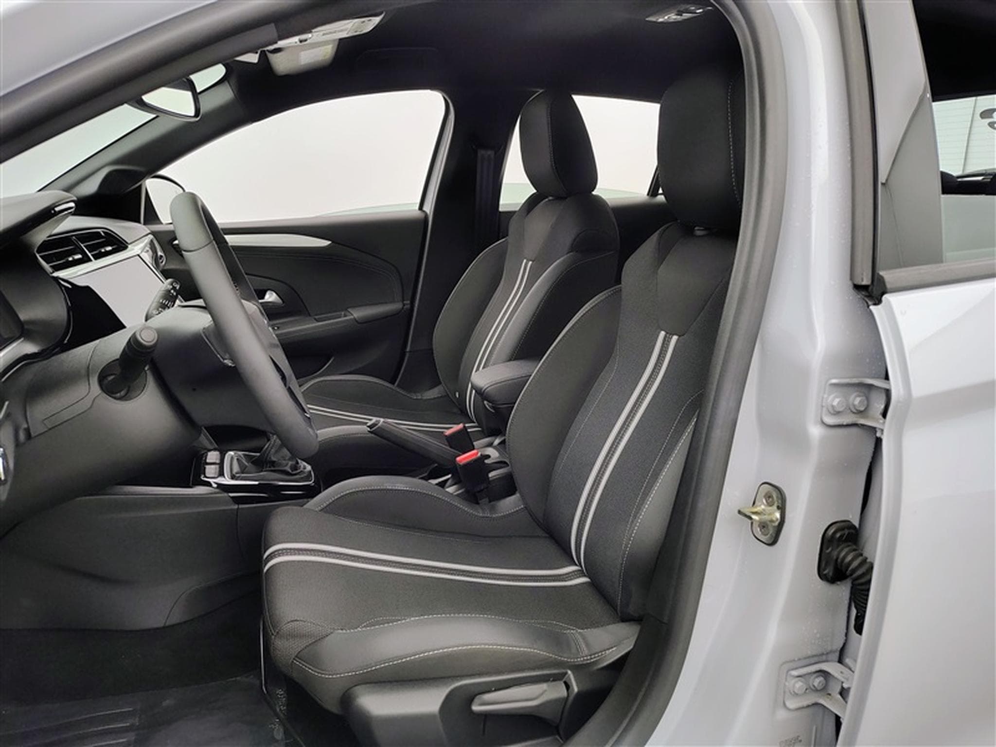 Opel Corsa 1.2 Turbo 100Cv GS S-CUIR / CARPLAY / CAMERA / FULL LED (2025) - Photo 7