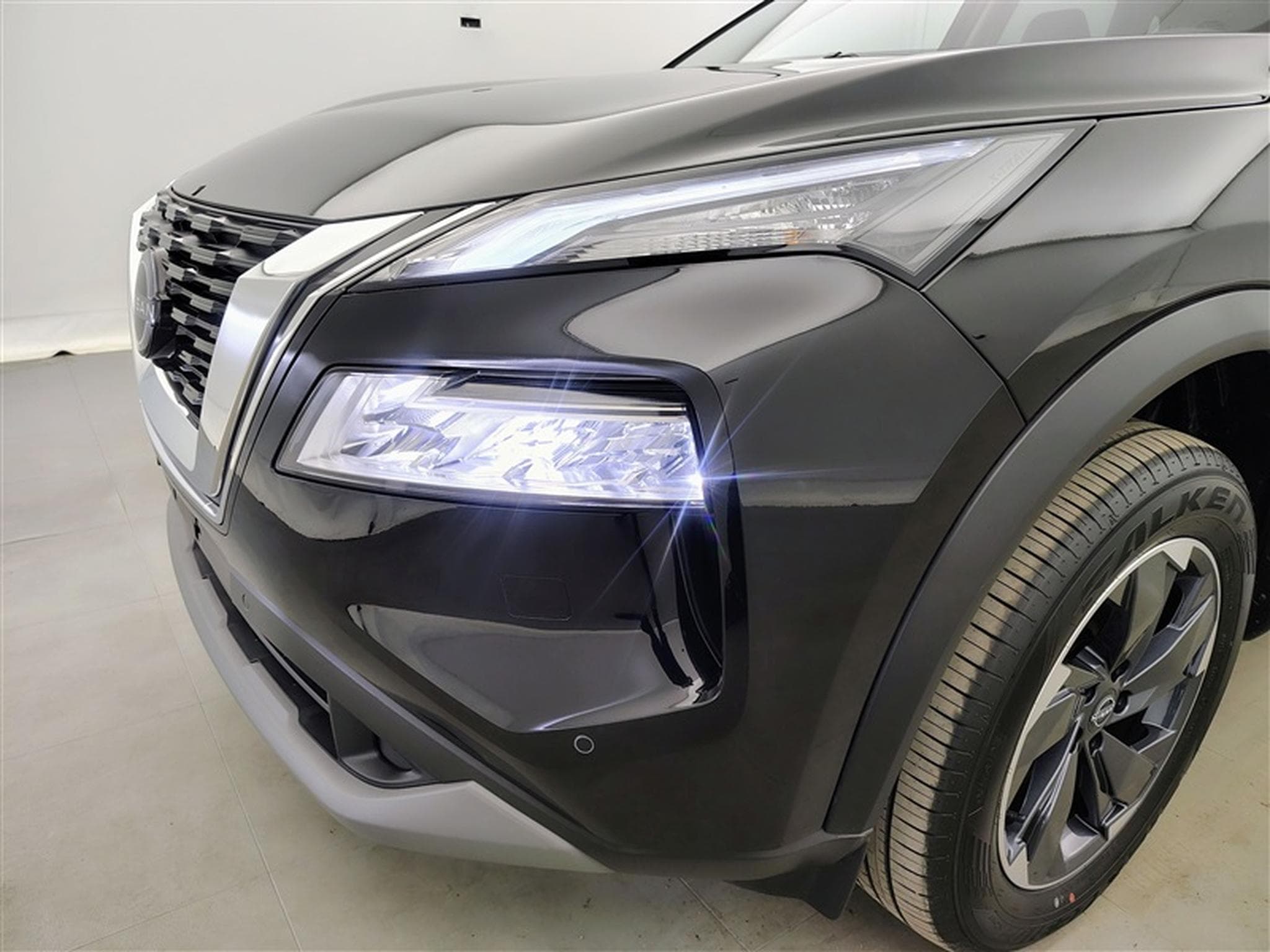 Nissan X-Trail 1.5 DIG-T 2WD X-Tronic N-Connecta NAVI / FULL LED / CAMERA (2026) - Photo 15