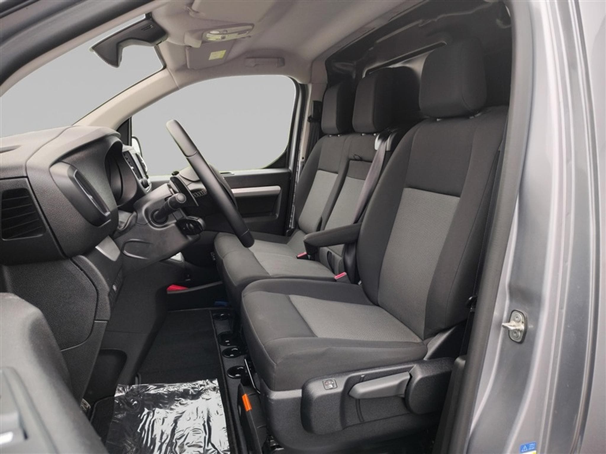 Opel Vivaro 2.0 TD L2H1 Edition AUTO/NAVI/PDC (2023) - Photo 7