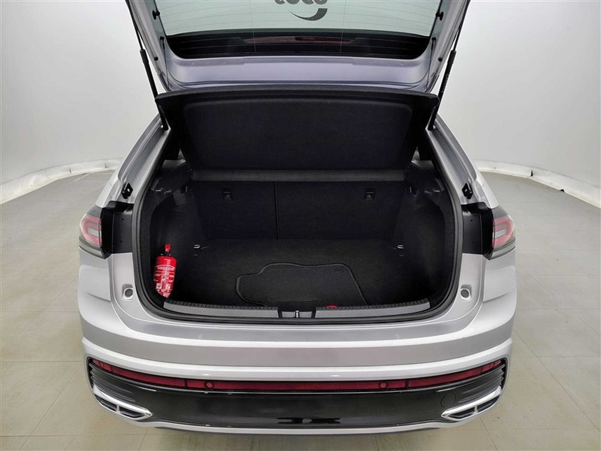 VW Taigo 1.0 TSI 115cv DSG R-Line CARPLAY / FULL LED / CAMERA / JA 18 (2025) - Photo 13