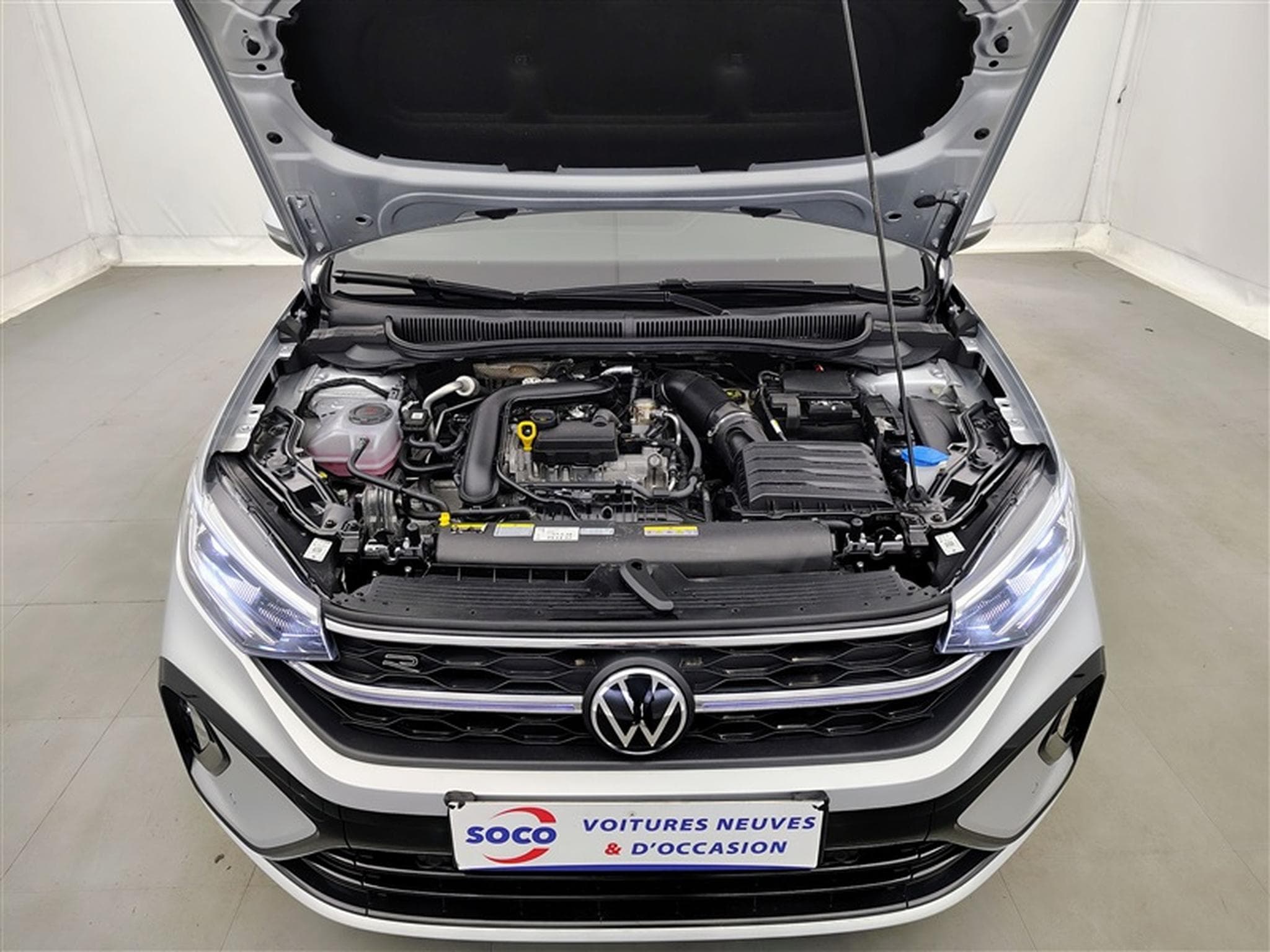 VW Taigo 1.0 TSI 115cv DSG R-Line CARPLAY / FULL LED / CAMERA / JA 18 (2025) - Photo 18