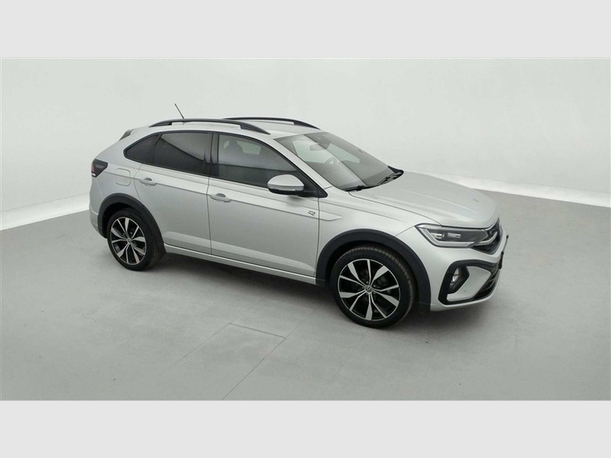 VW Taigo 1.0 TSI 115cv DSG R-Line CARPLAY / FULL LED / CAMERA / JA 18 (2025) - Photo 22
