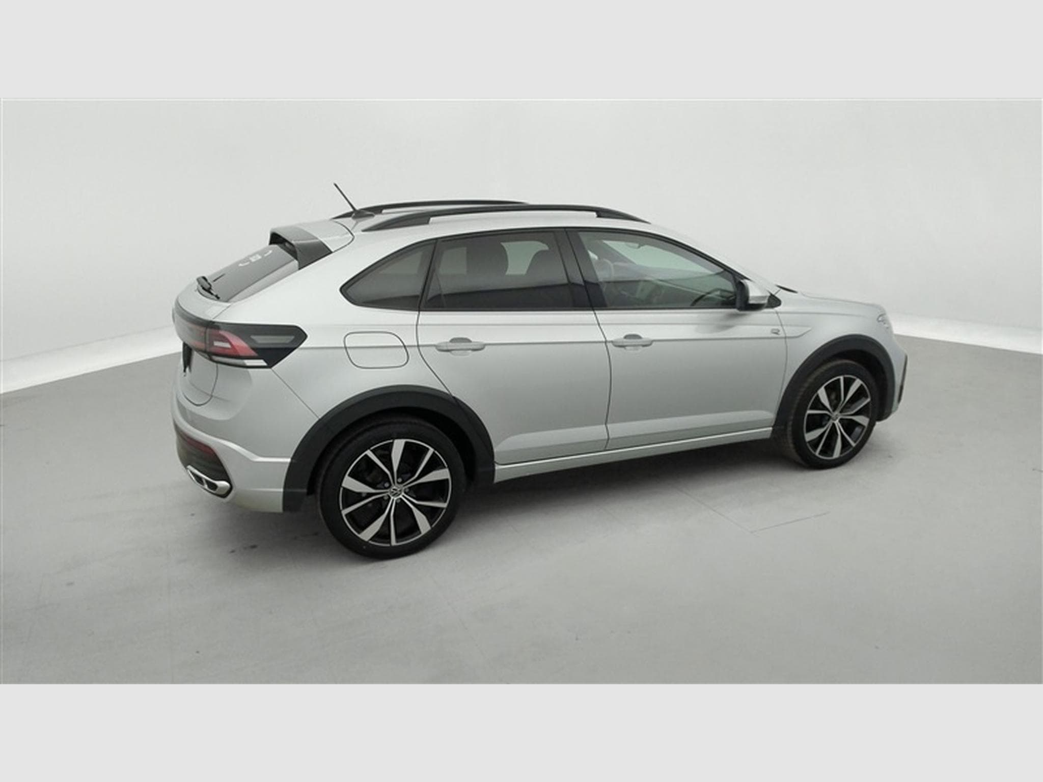 VW Taigo 1.0 TSI 115cv DSG R-Line CARPLAY / FULL LED / CAMERA / JA 18 (2025) - Photo 24