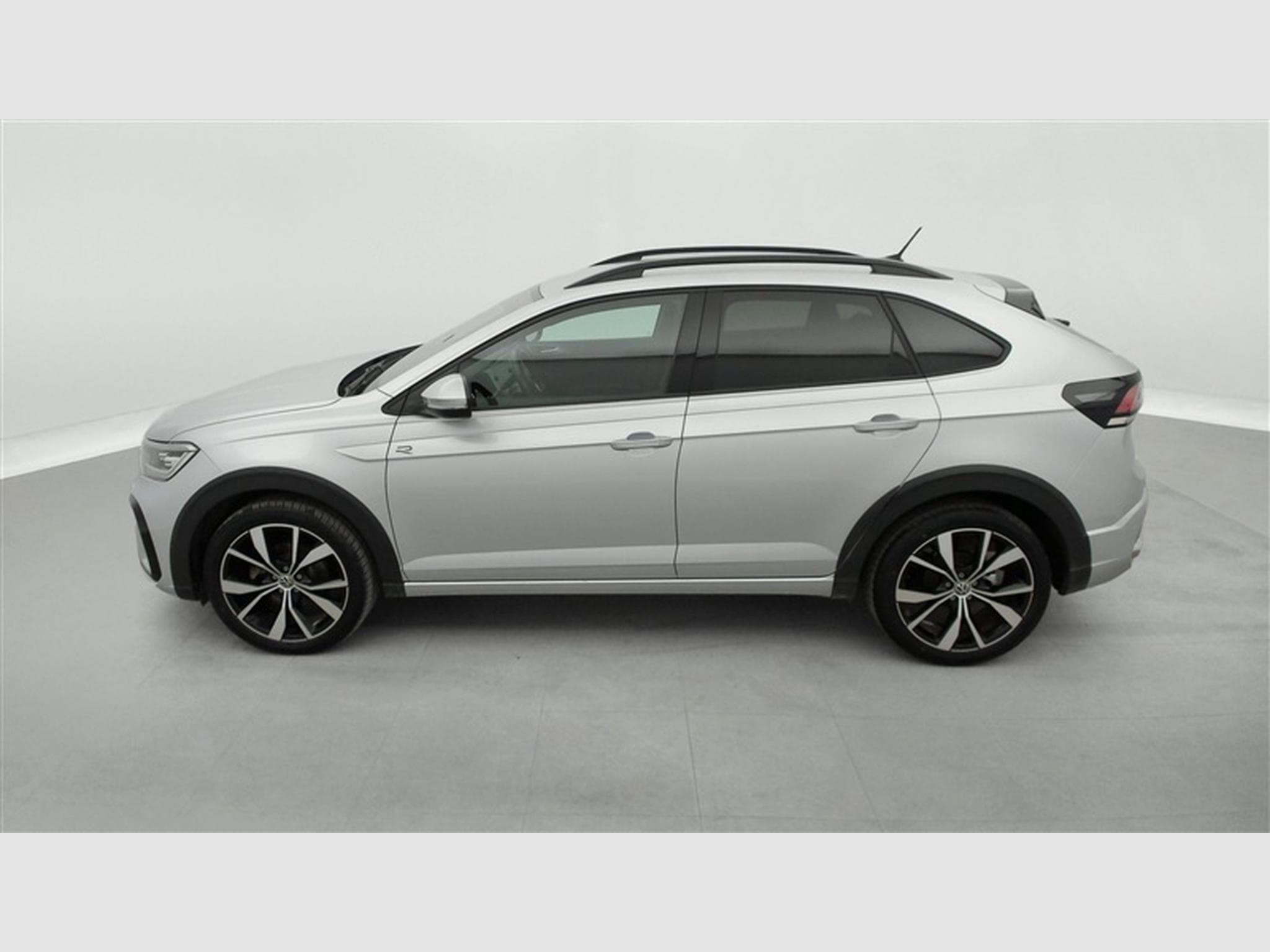 VW Taigo 1.0 TSI 115cv DSG R-Line CARPLAY / FULL LED / CAMERA / JA 18 (2025) - Photo 3