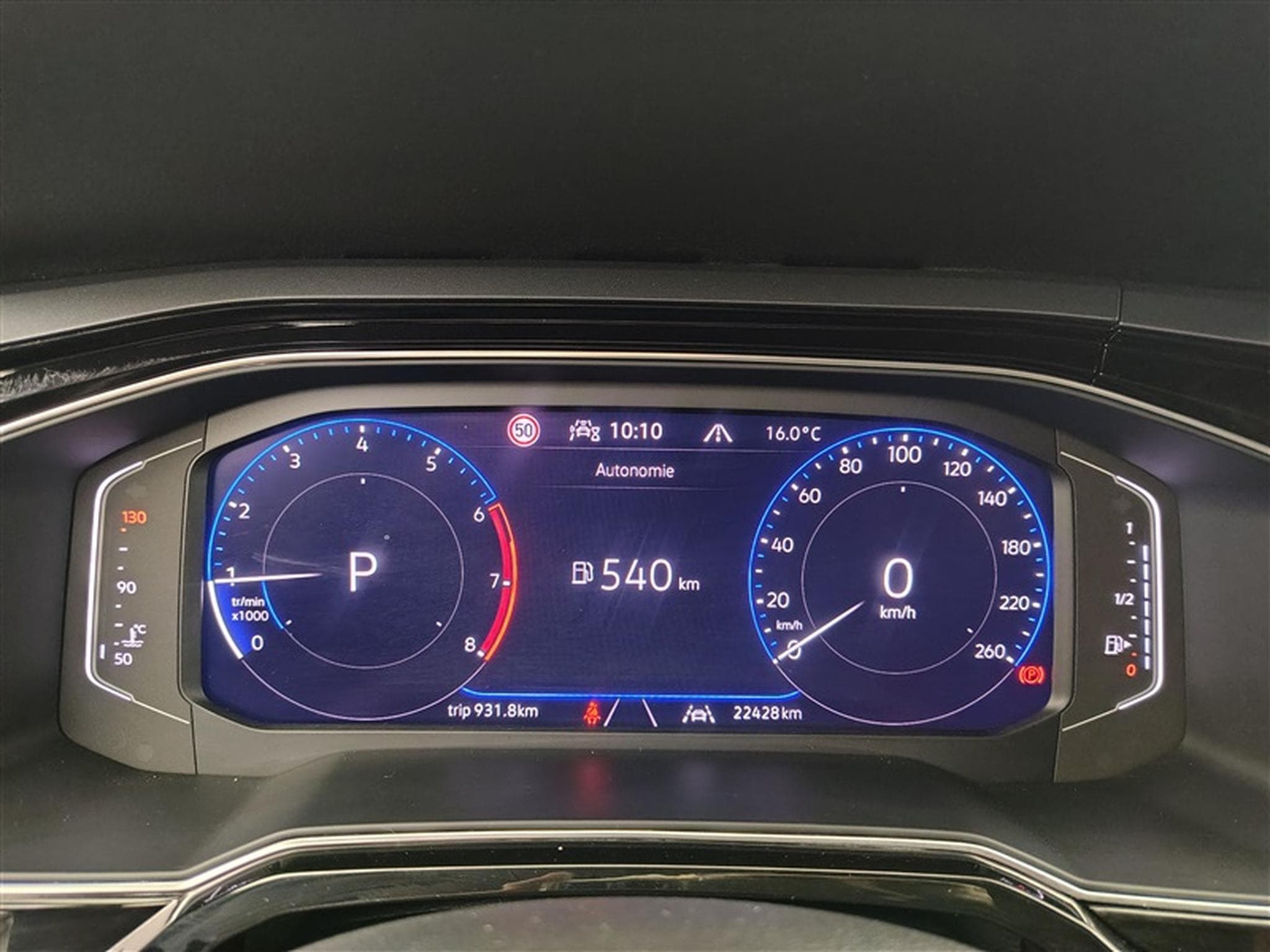VW Taigo 1.0 TSI 115cv DSG R-Line CARPLAY / FULL LED / CAMERA / JA 18 (2025) - Photo 9