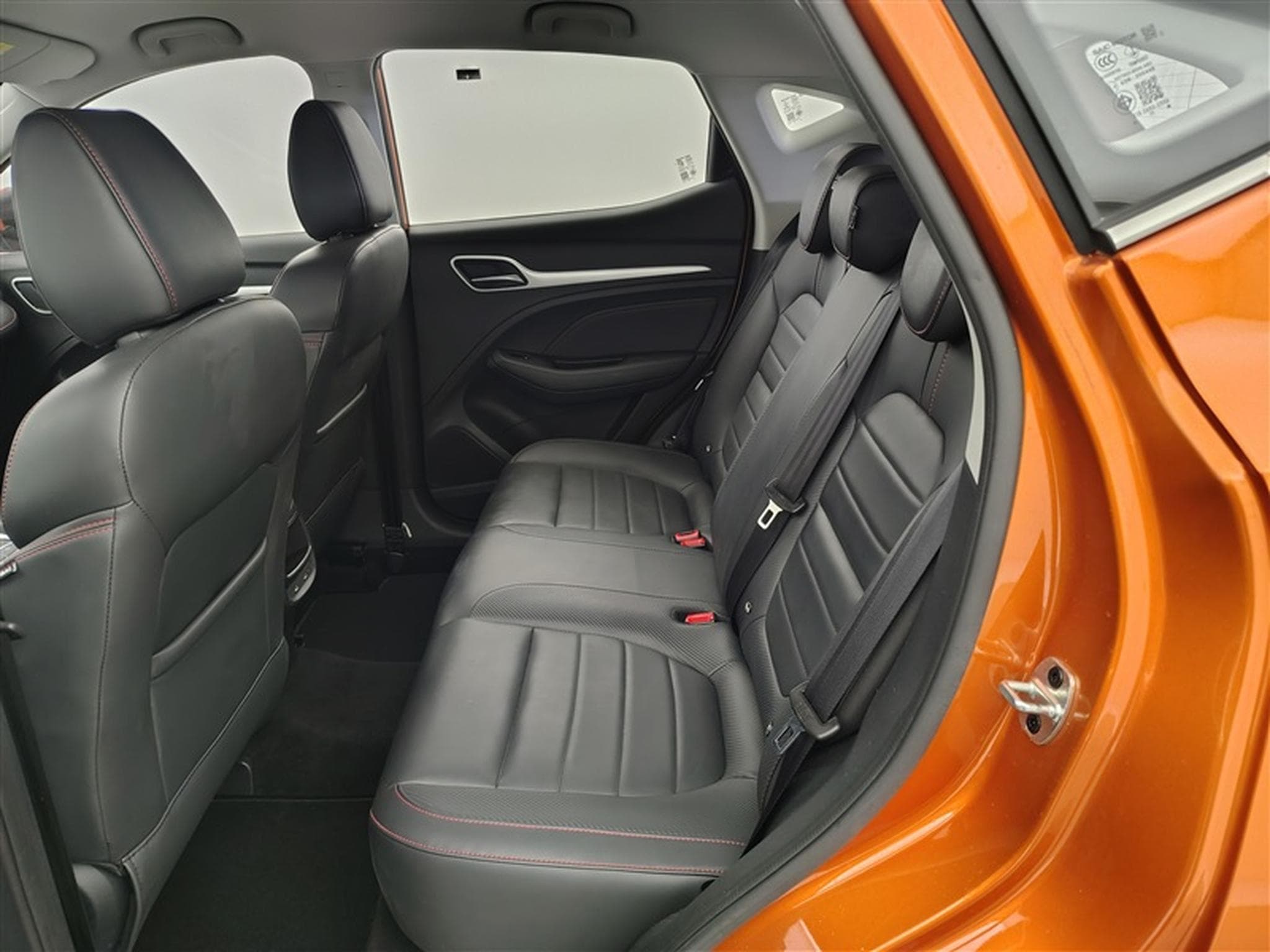 MG ZS 1.0 T-GDi Luxury AT (2024) - Photo 13