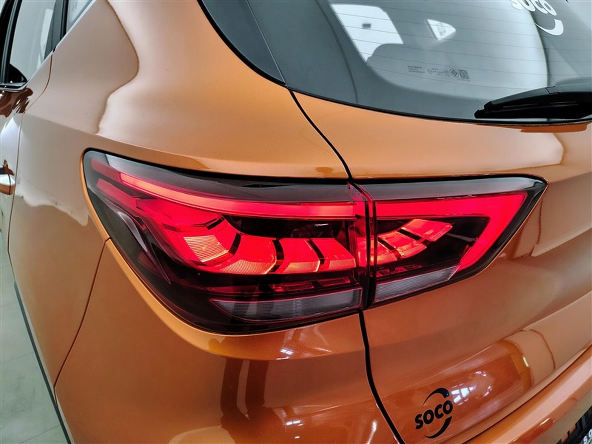 MG ZS 1.0 T-GDi Luxury AT (2024) - Photo 16